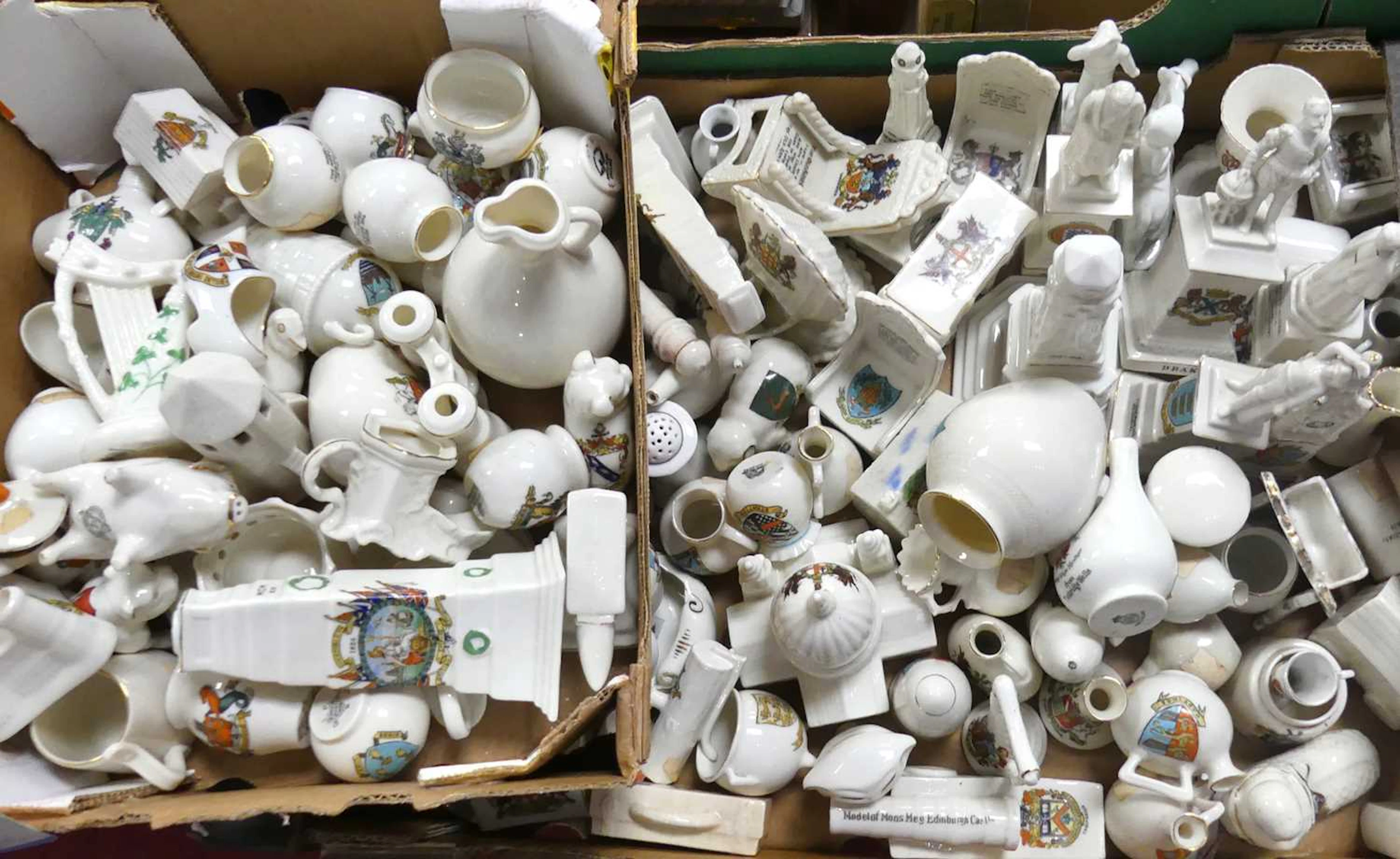 Lot 494 - An extensive collection of crested ware, to