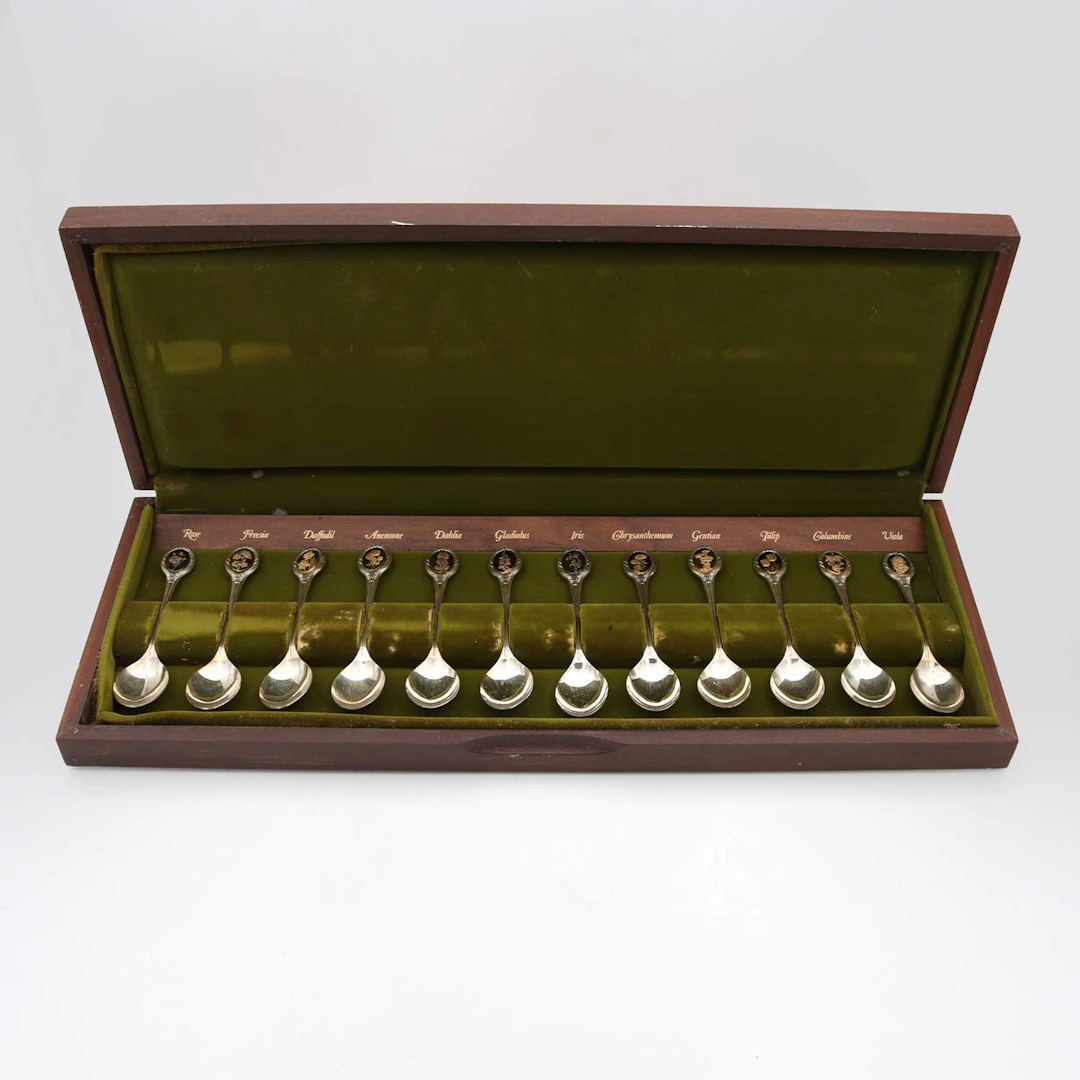 Lot 365 - The Royal Horticultural Society 'Flower