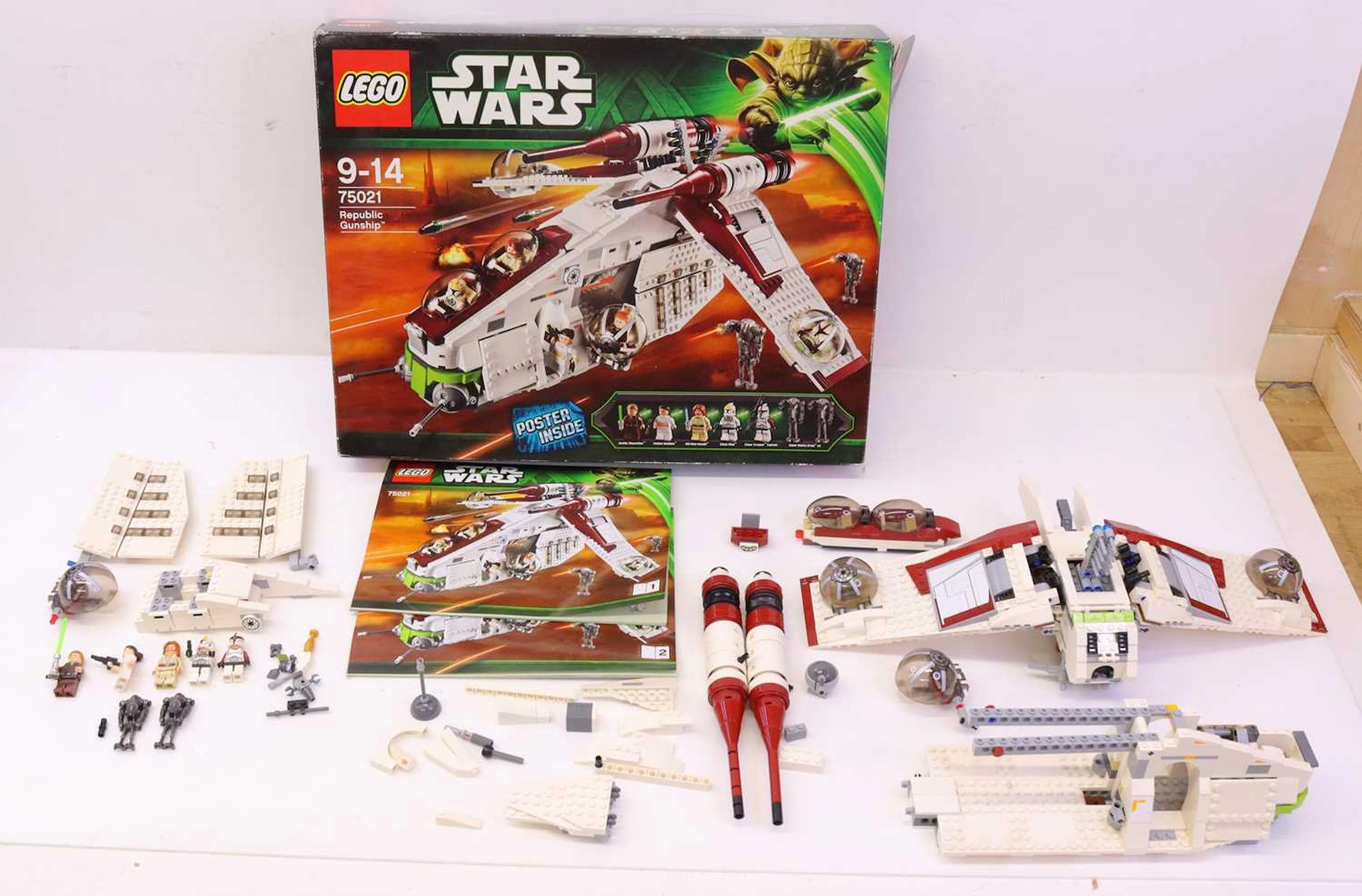 Lot 62 - Lego Star Wars No. 75021 Republic Gunship