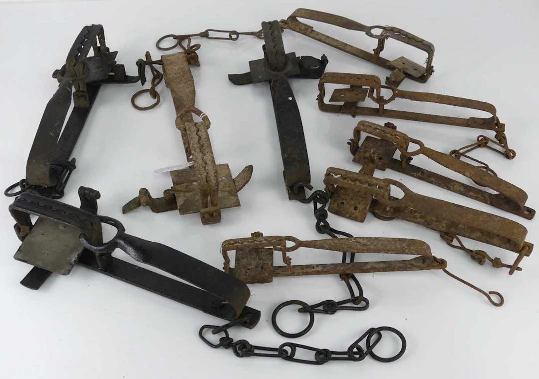 Lot 1341 - An early 20th century hand forged bow