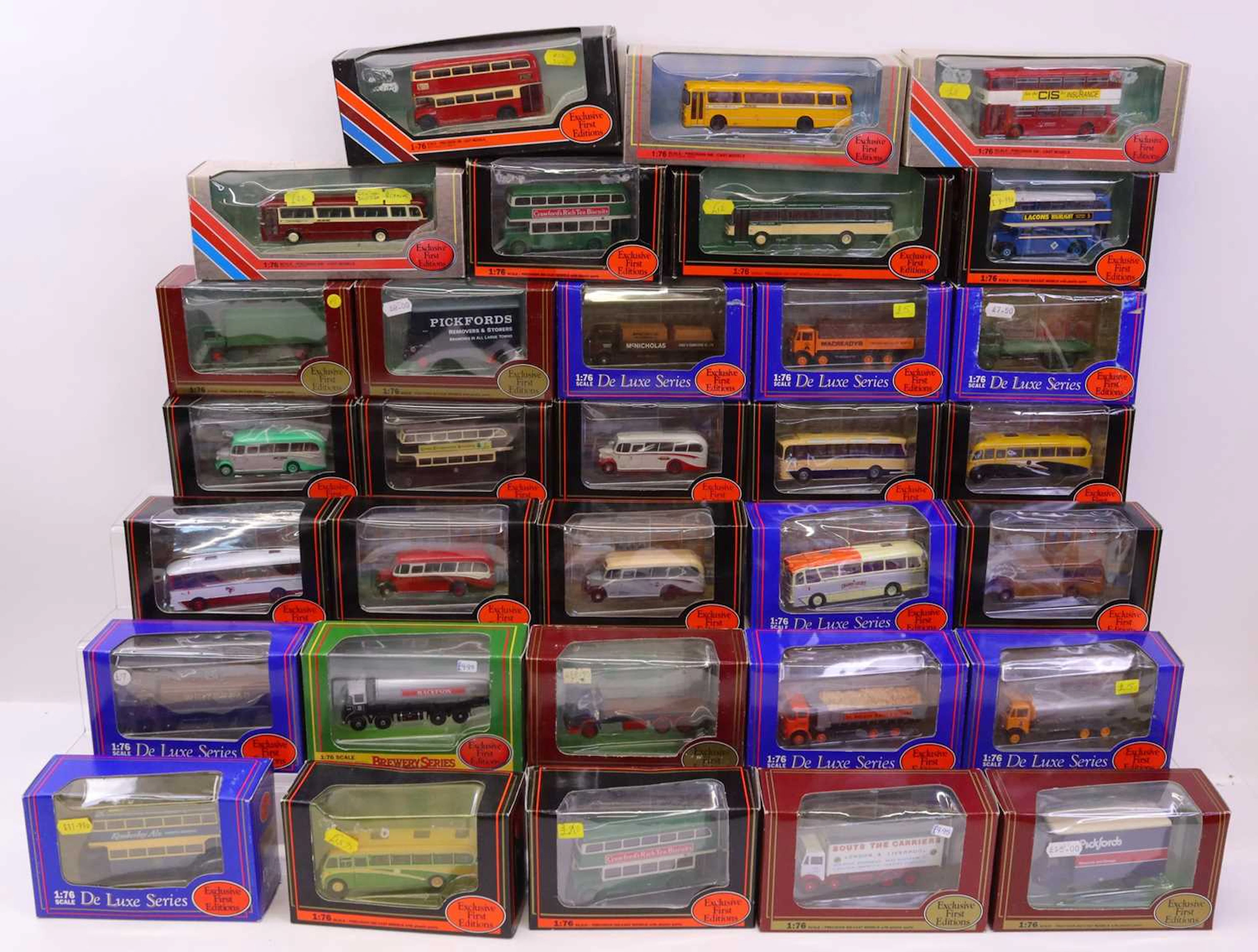 Lot 353 - 32 mixed EFE 1/76th scale public transport