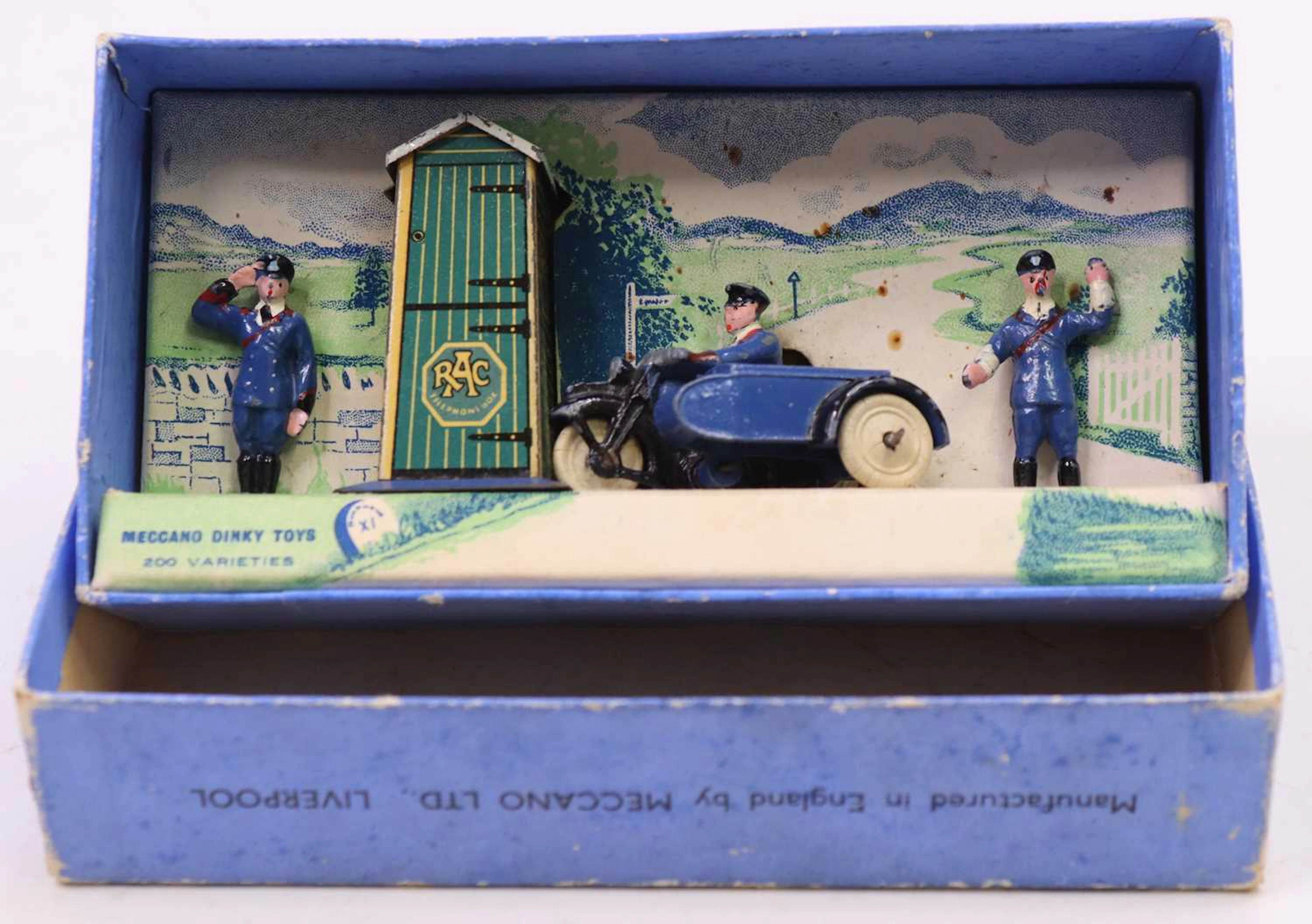 Lot 1162 - Dinky Toys Pre-War No.43 "RAC" Set