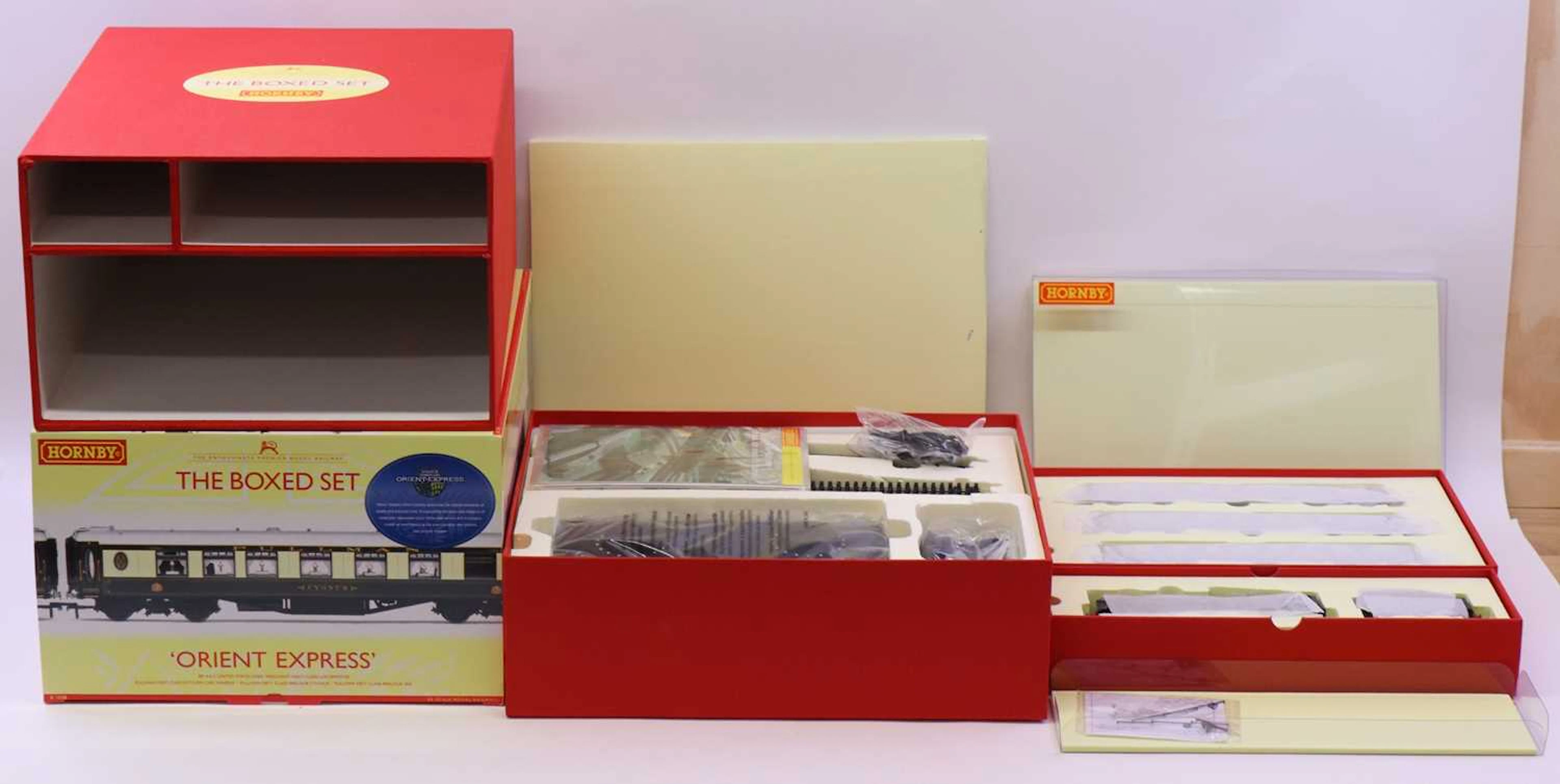 Lot 674 - Hornby 00 gauge Orient Express boxed set
