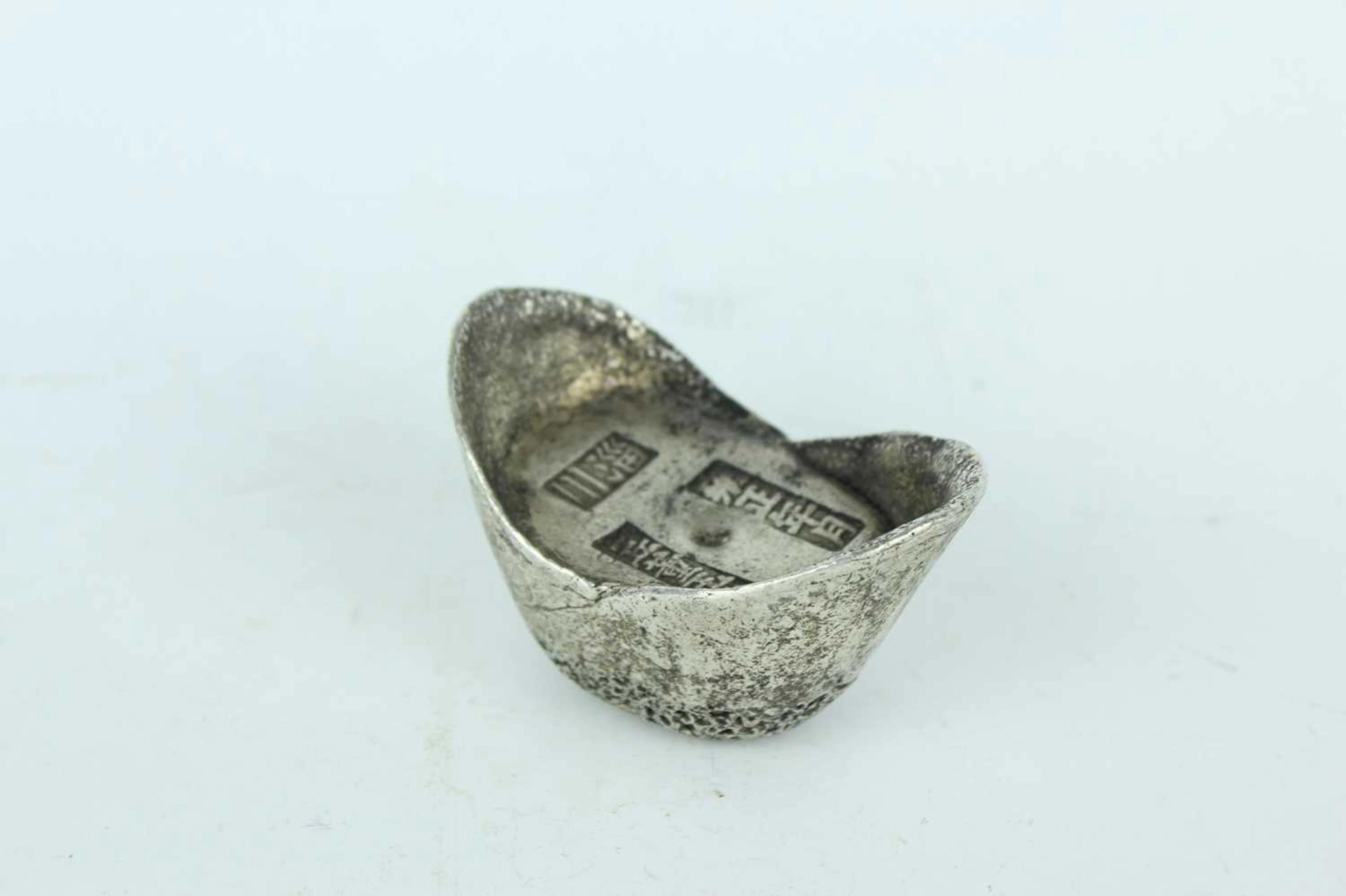 Lot 44 - A Chinese silver nugget, Qing dynasty, length
