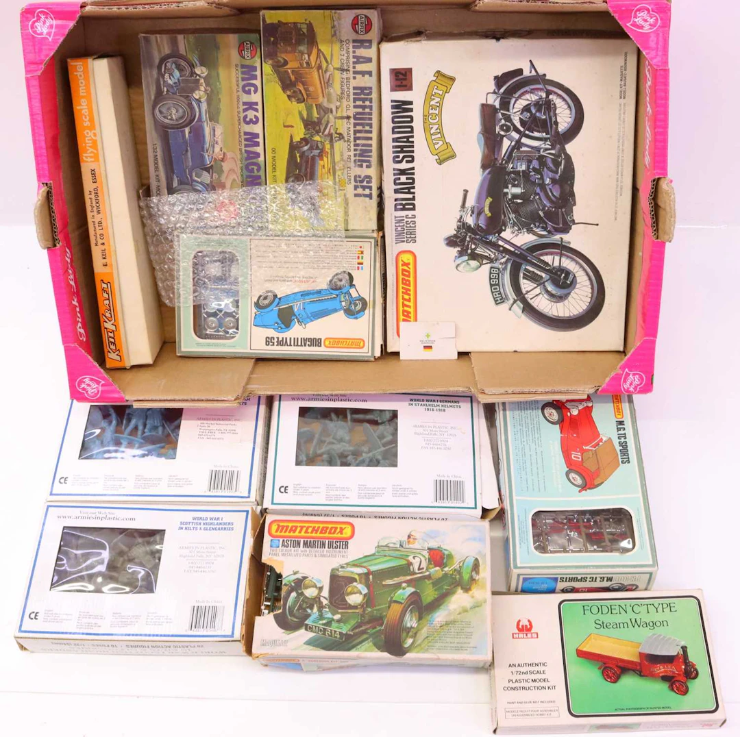 Lot 603 - a tray containing plastic kits comprising a