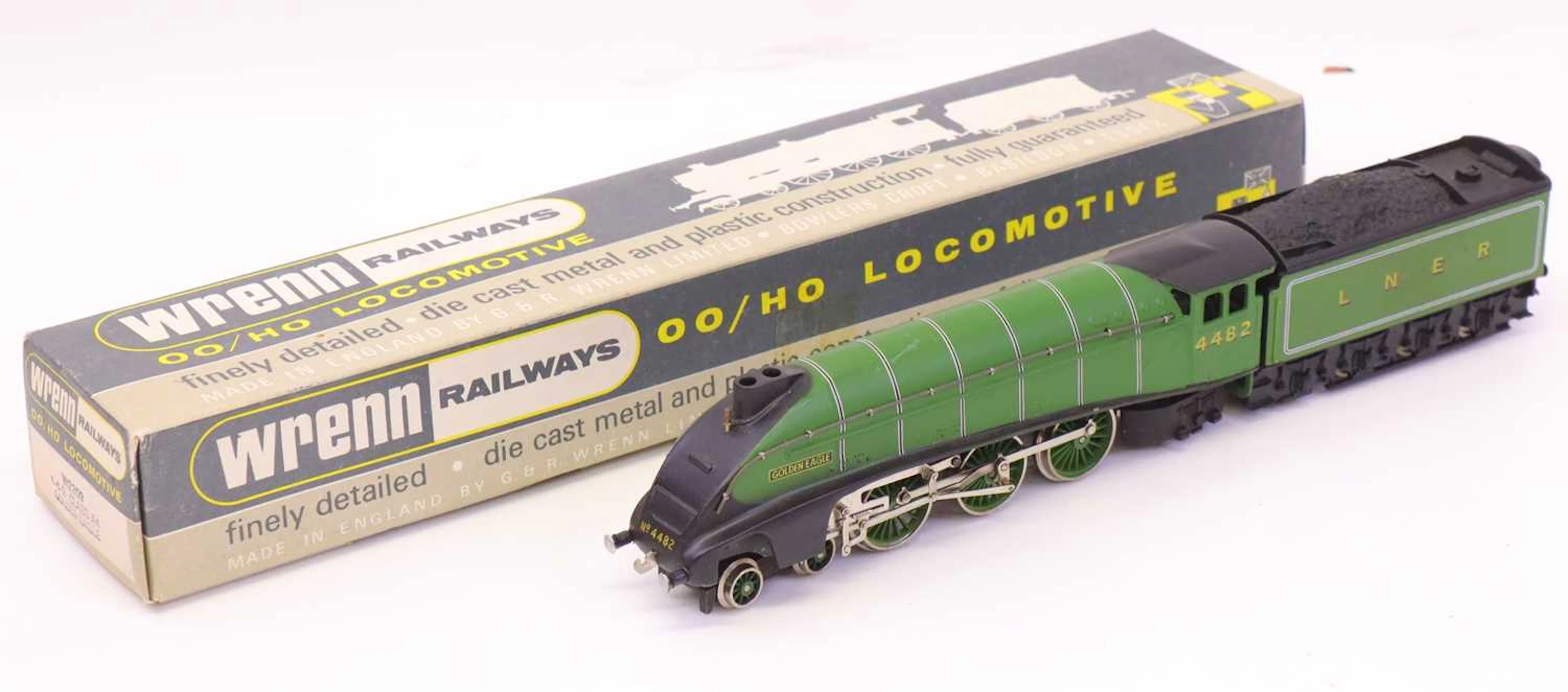 Lot 362 - A Wrenn 00 gauge 4-6-2 W2209 A4 loco in LNER