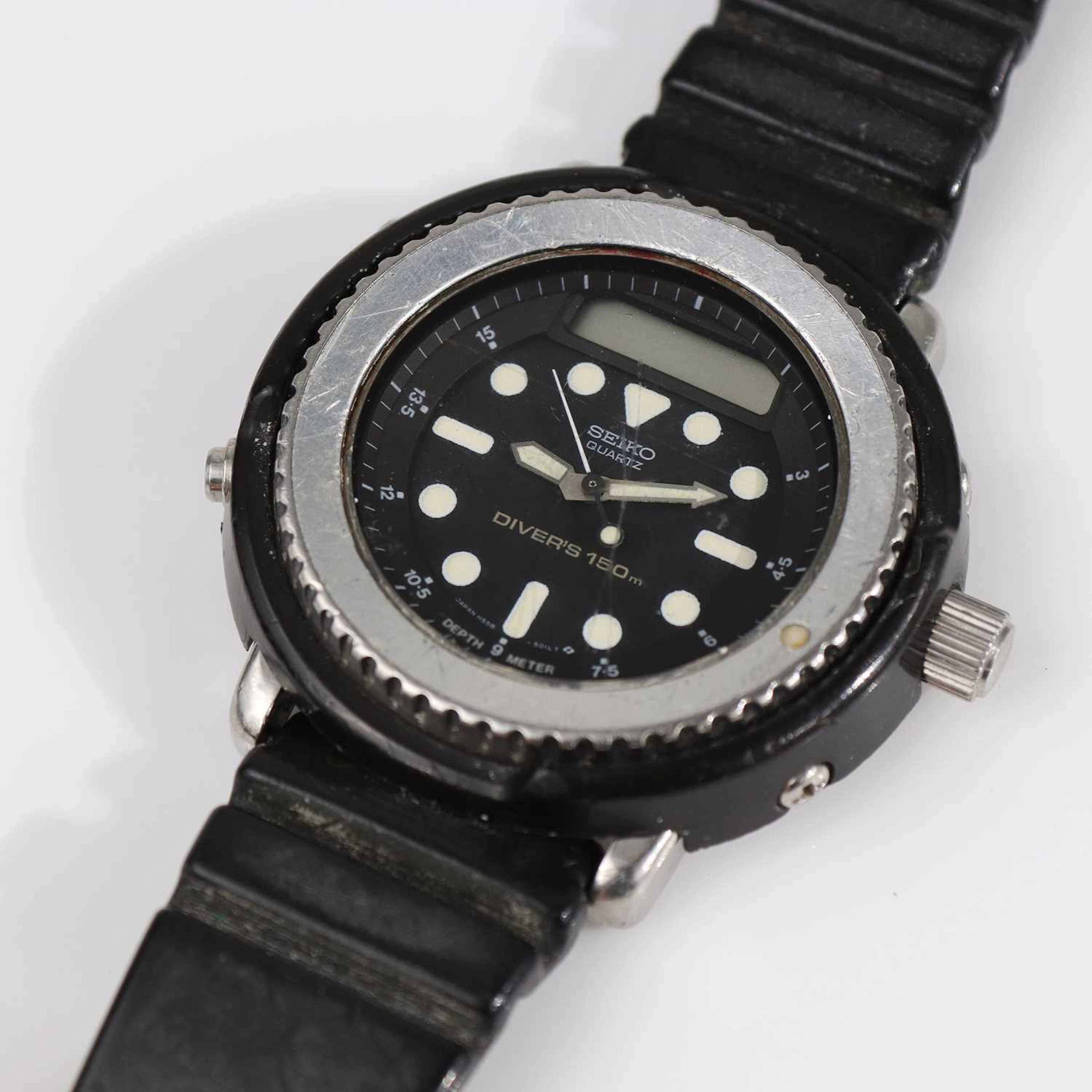 Lot 341 - A Seiko diver's 150 metre quartz wrist watch