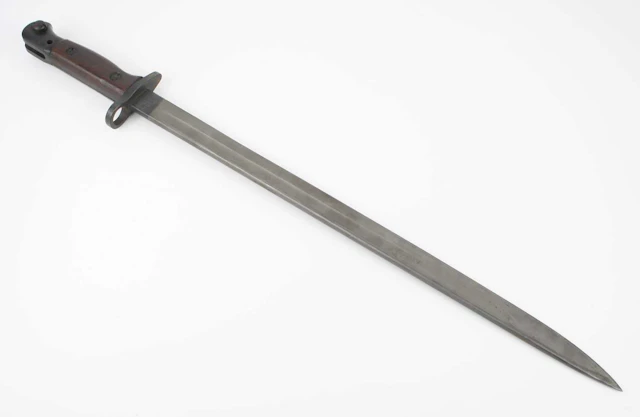 Lot 1155 - A British 1907 pattern bayonet, having a
