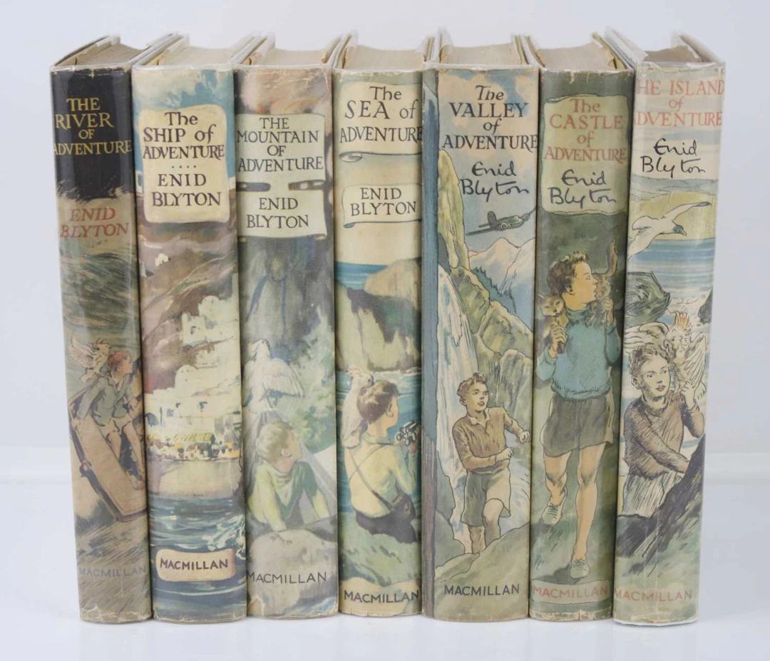 Lot 3 - Blyton, Enid, seven volumes from The Adventure