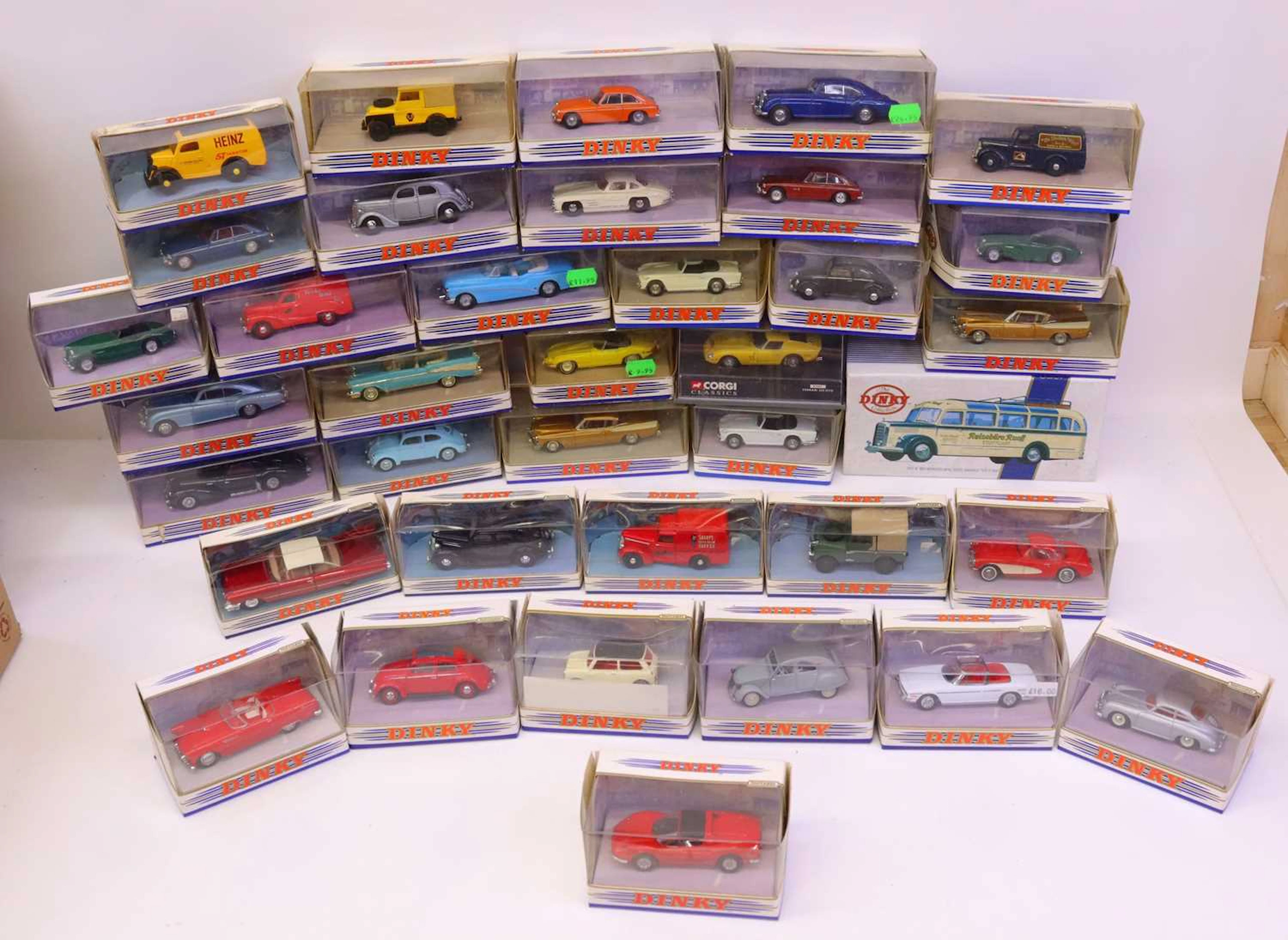 Lot 465 - One box containing a large quantity of mixed