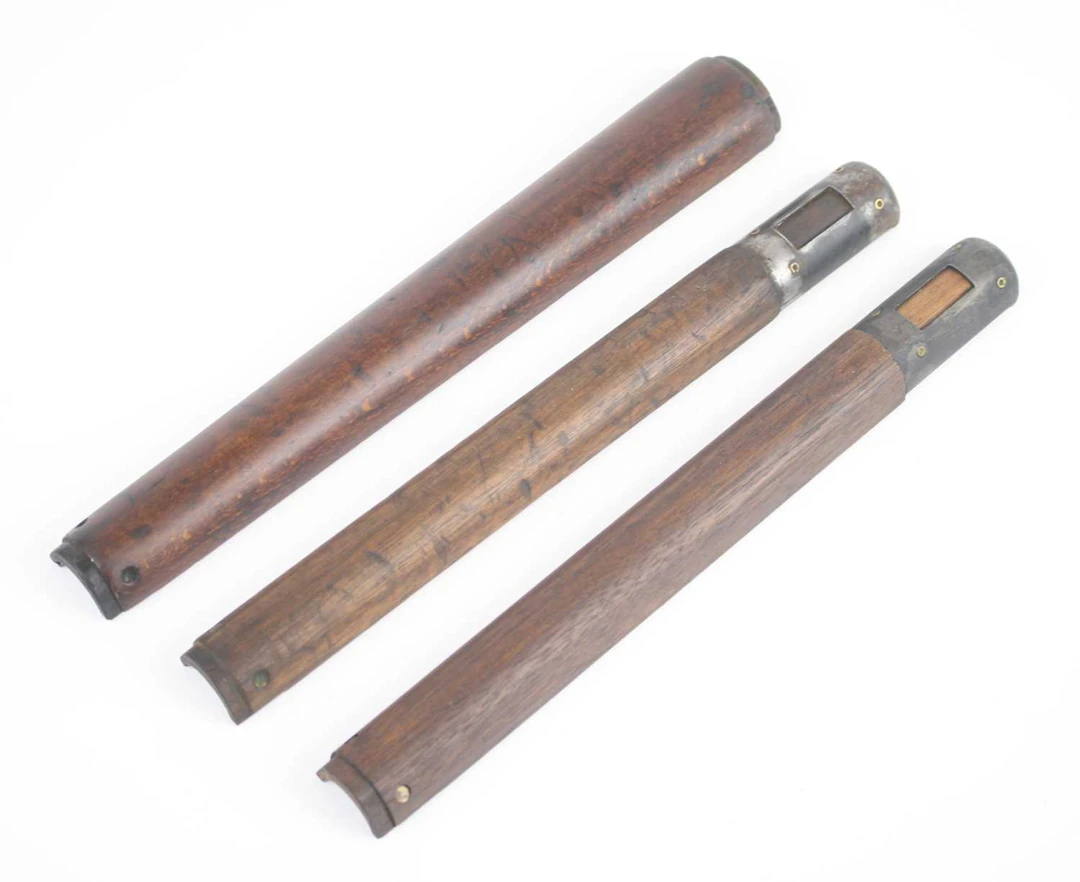 Lot 1186 - A Lee Enfield rifle fore stock, in three