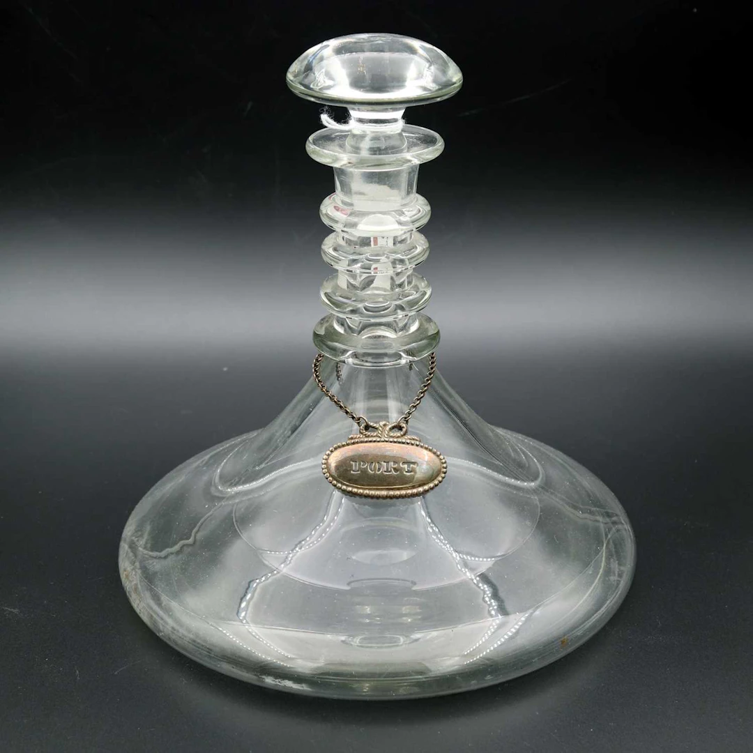 Lot 36 - A 19th century clear glass ships decanter