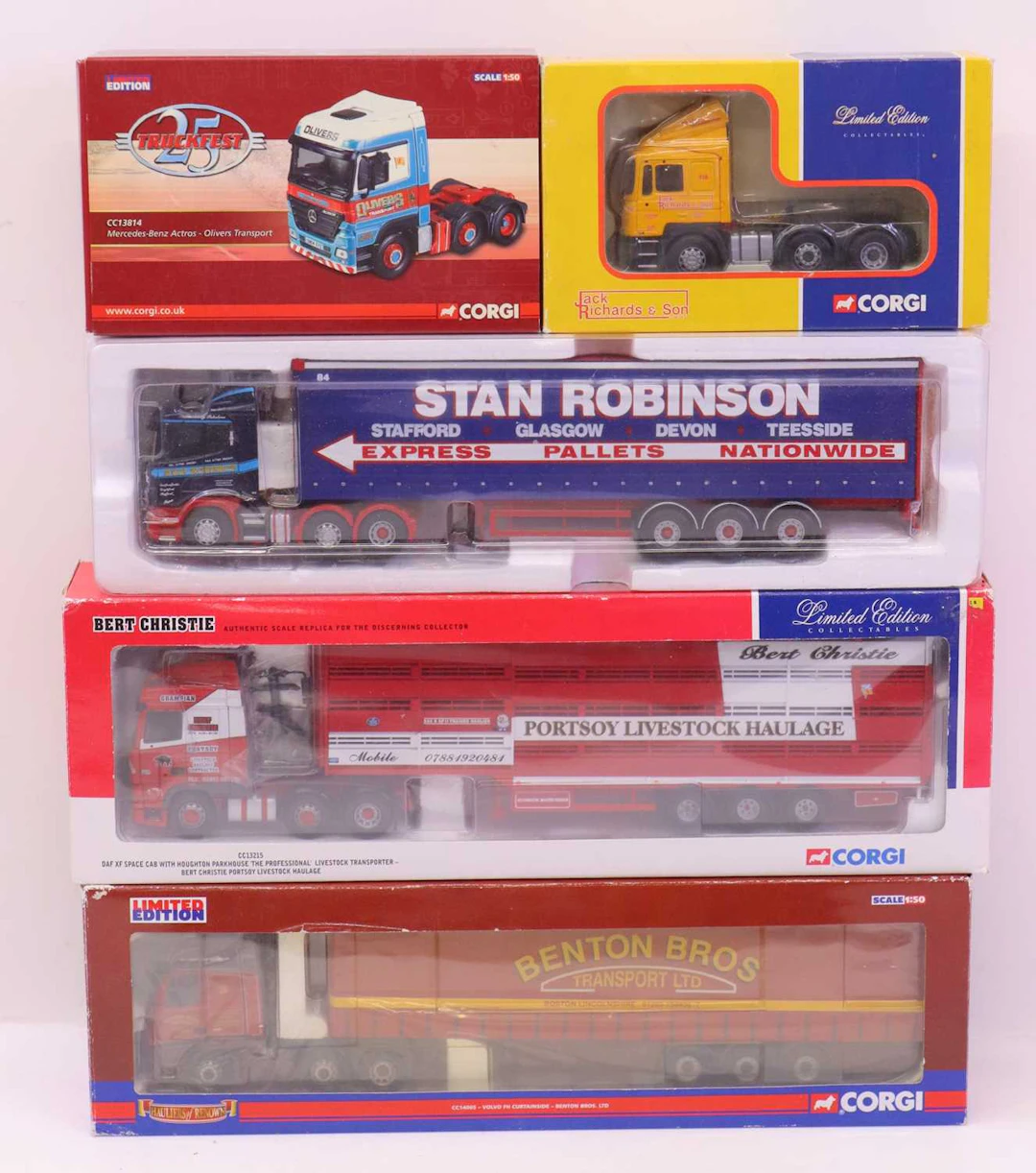 Lot 516 - One box containing five various boxed and