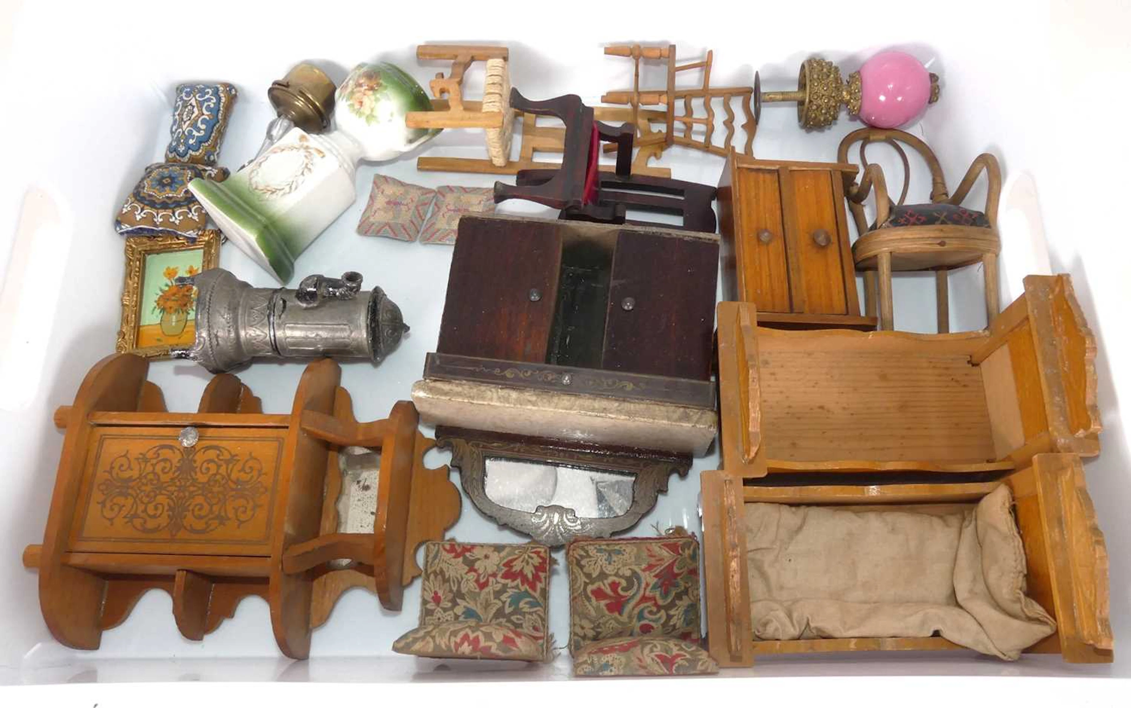 Lot 278 - A collection of assorted doll's house