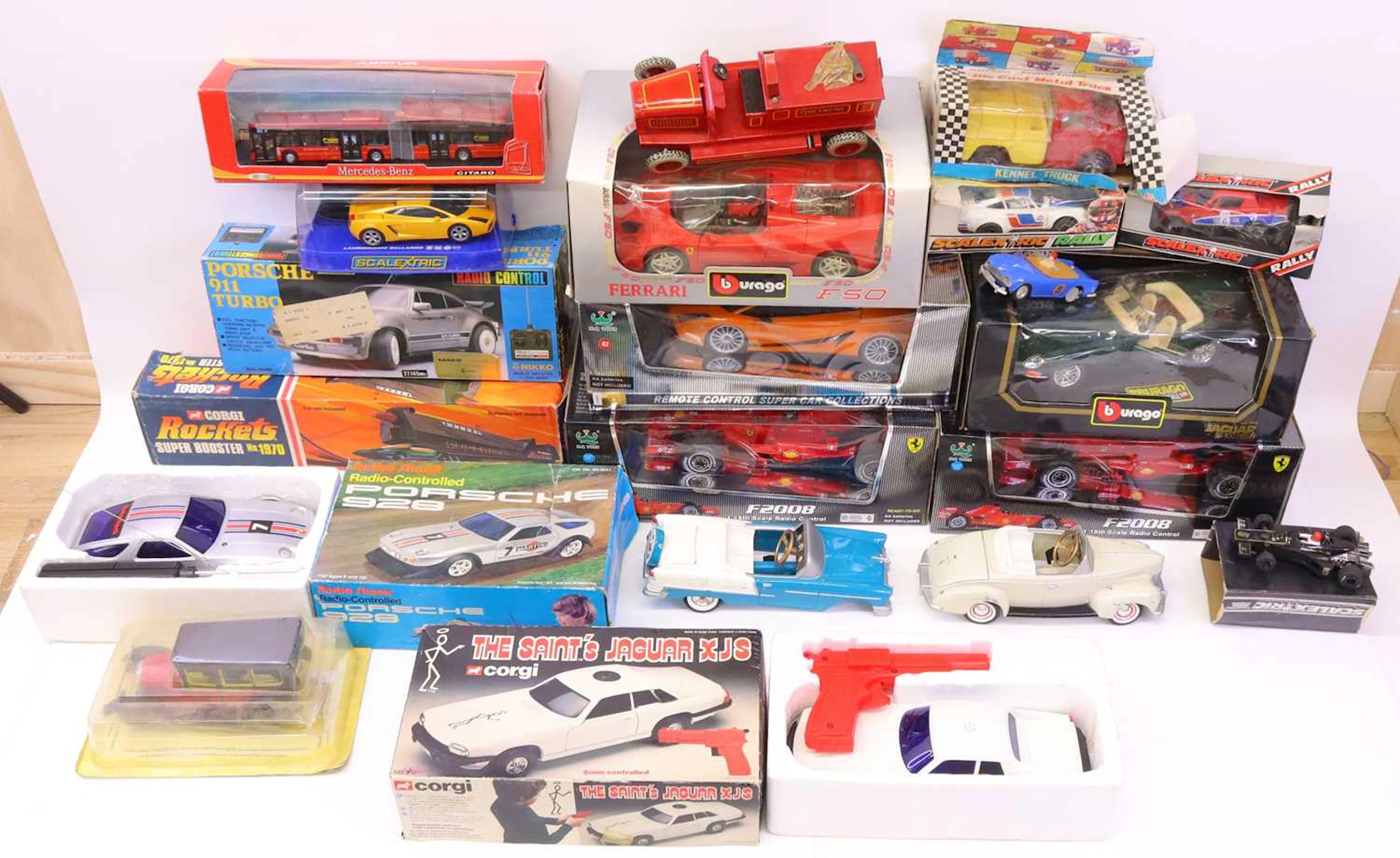 Lot 217 - Mixed box of modern issue diecast and others