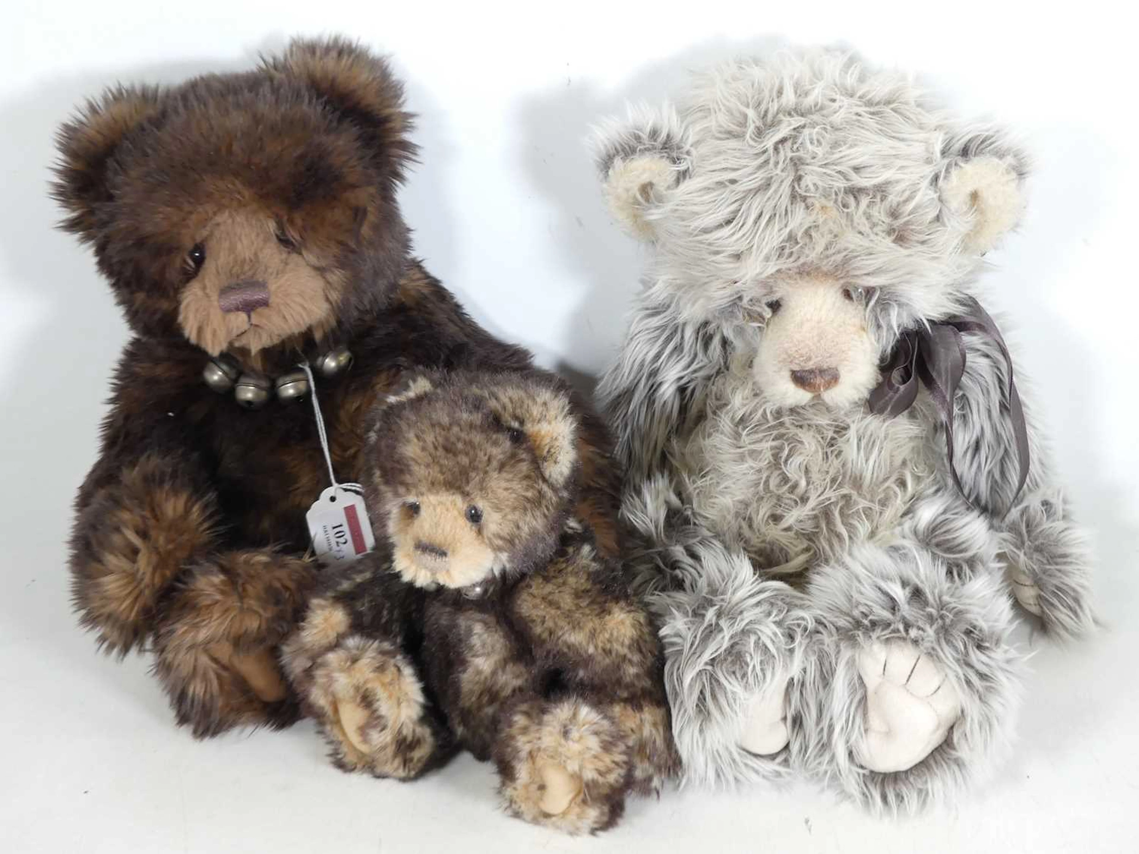 Lot 102 - A pair of Charlie Bears 'Snuggle & Wurve You'