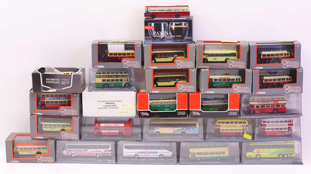 Lot 243 - 24 various Corgi Original Omnibus 1/76th