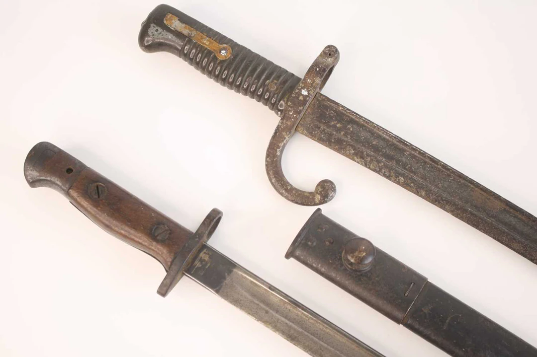 Lot 1089 - A British 1907 pattern bayonet, the 43cm