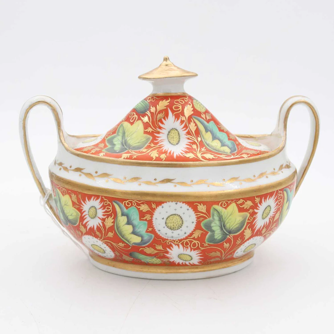 Lot 109 - An early 19th century English porcelain