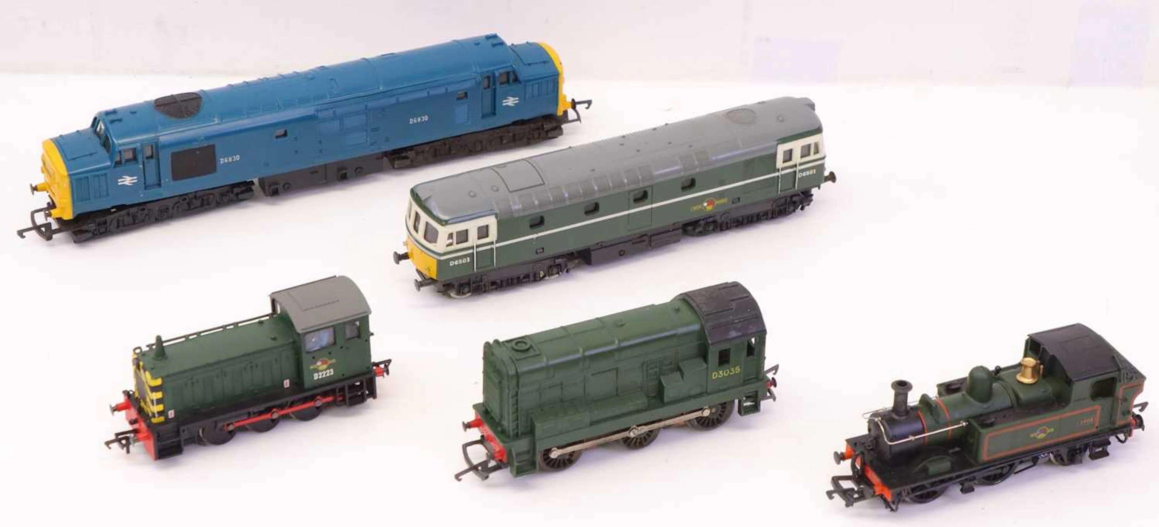 Lot 433 - Five unboxed 00 gauge locos, to include a