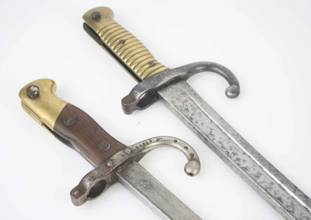 Lot 1202 - A French model 1866 chassepot bayonet, the