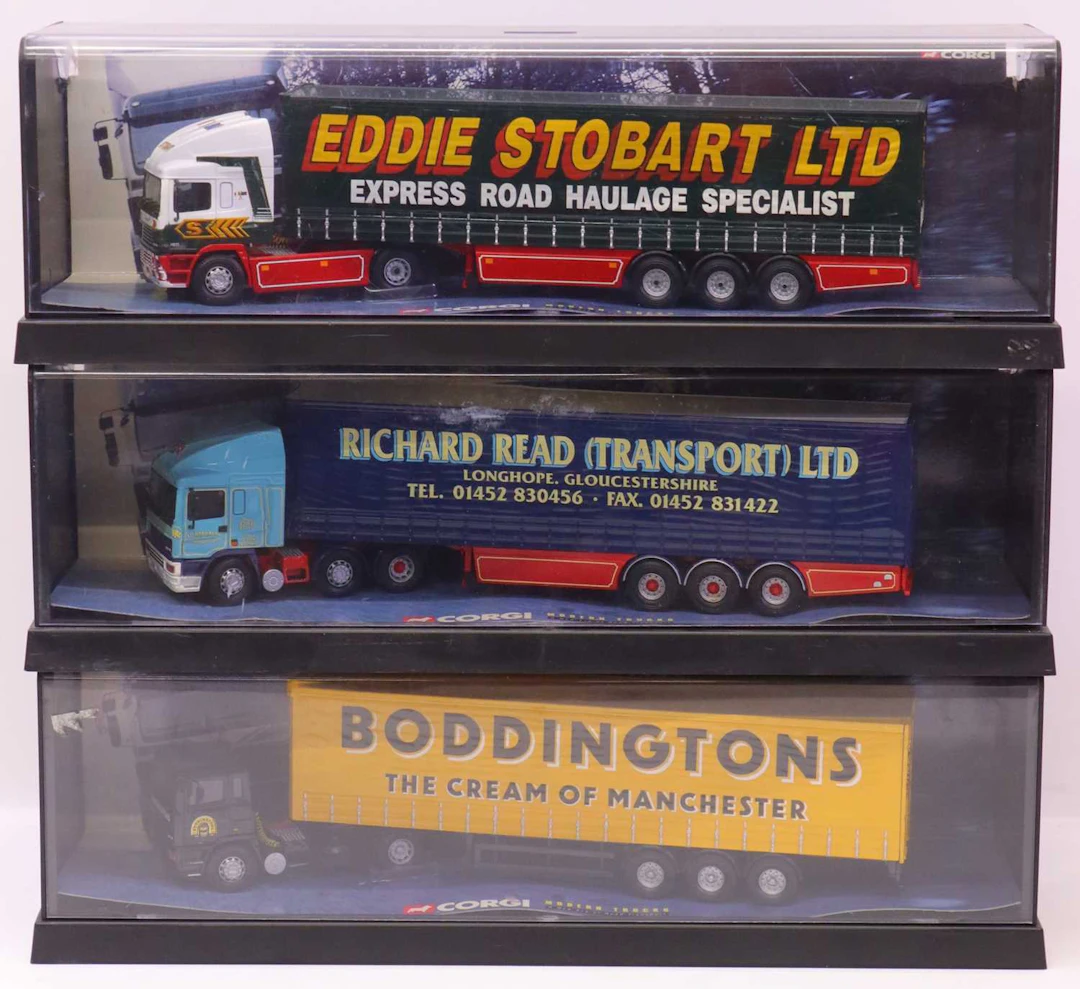 Lot 201 - Three various boxed Corgi 1:50 scale modern