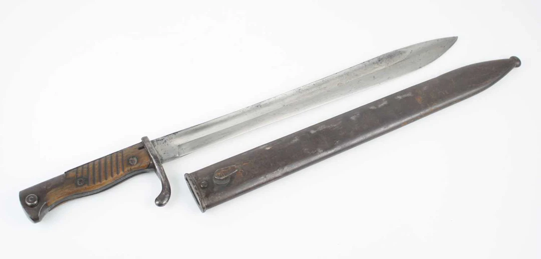 Lot 1235 - A German 1898/05 pattern butcher bayonet