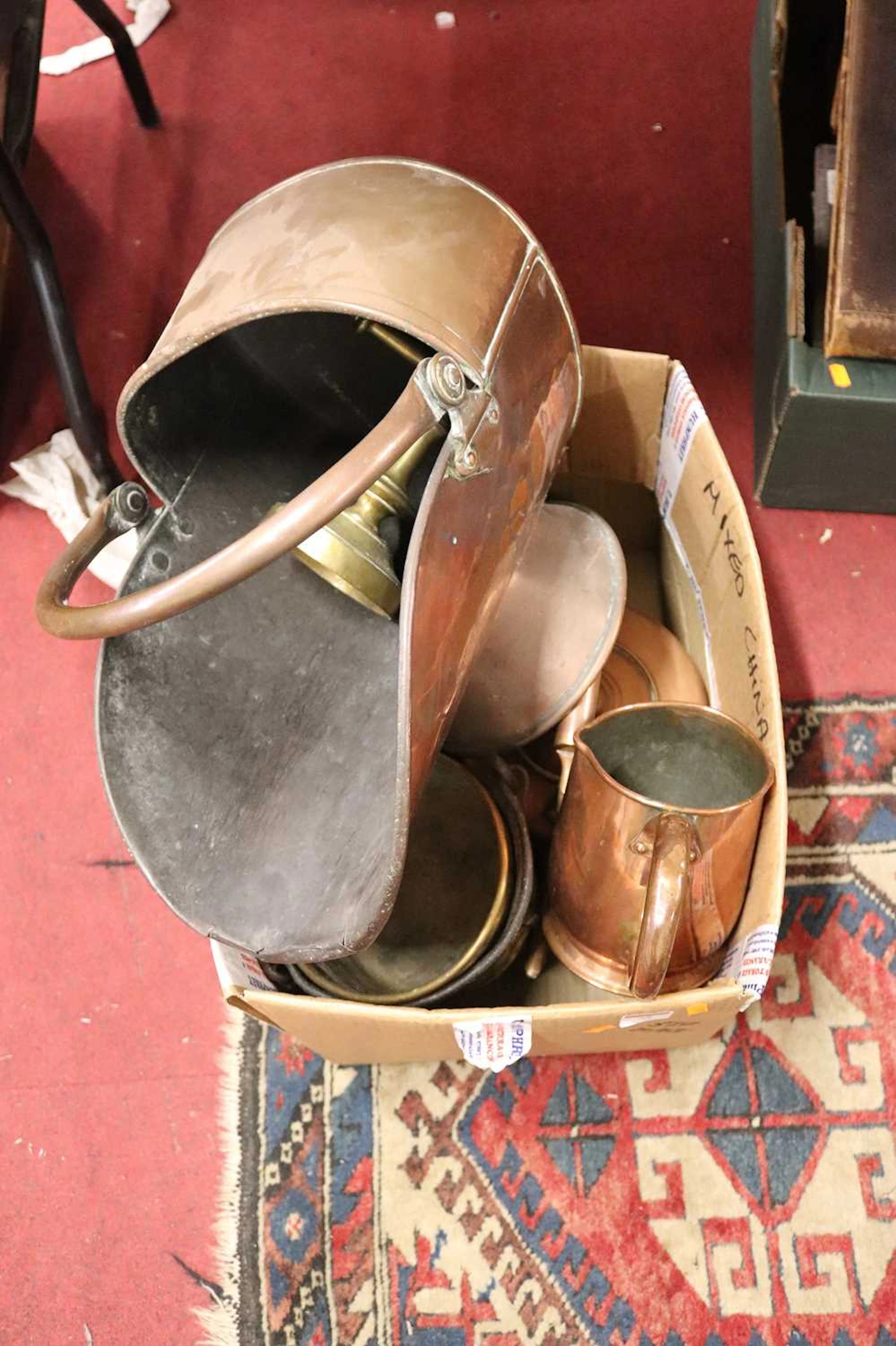 Lot 77 - A collection of metalware, to include a