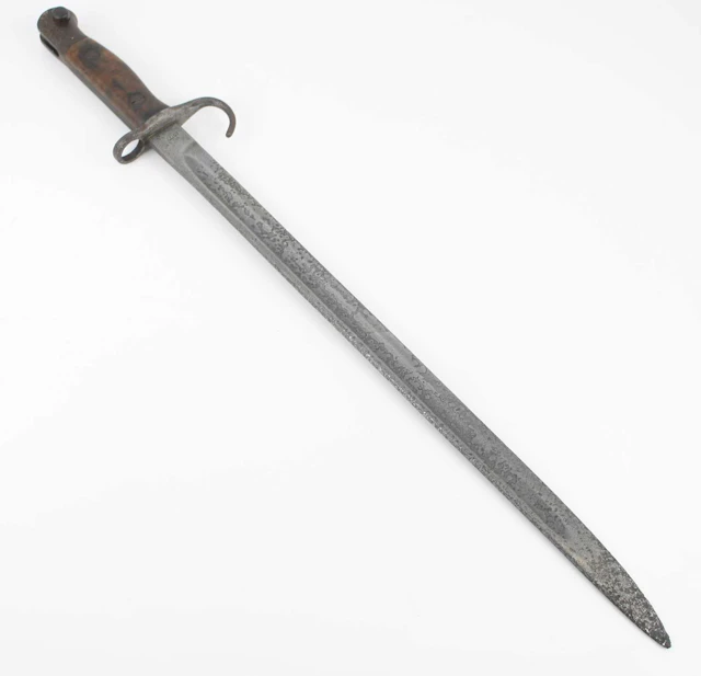 Lot 1254 - A British 1907 pattern bayonet, the 43cm