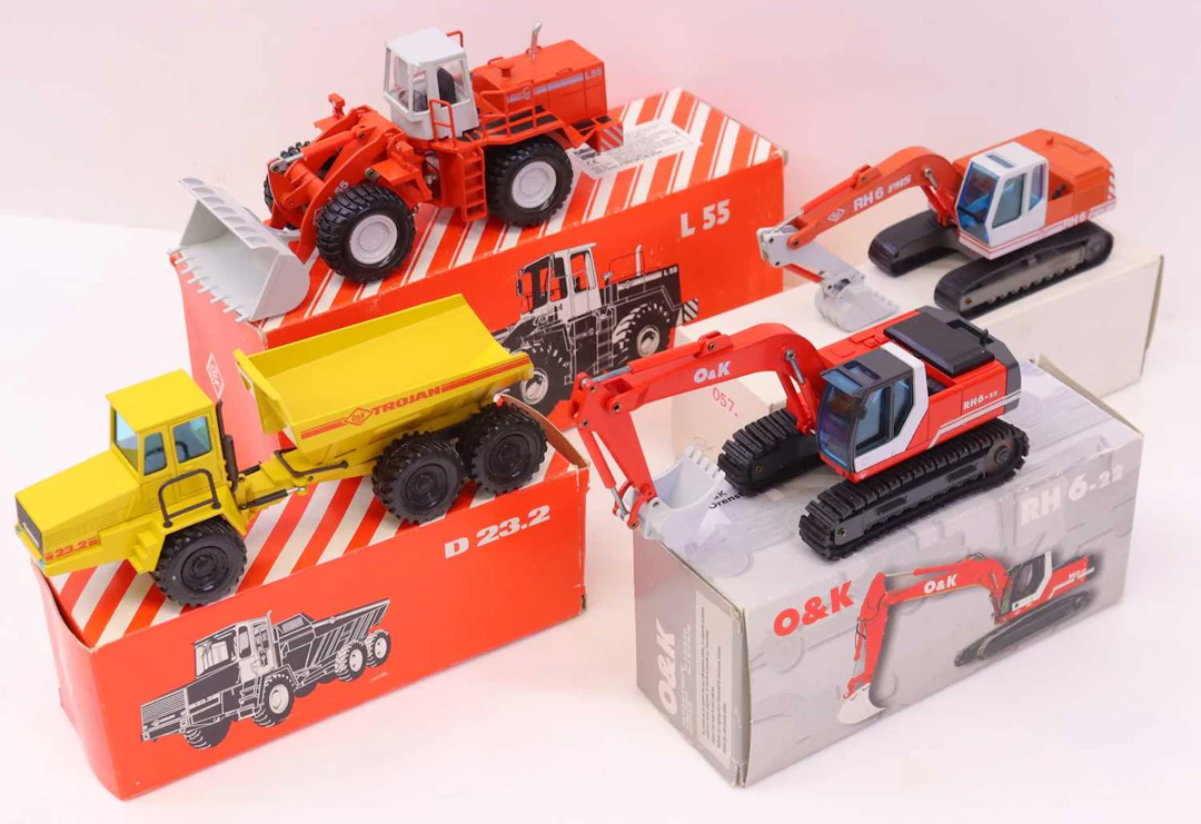 Lot 477 - A collection of NZG boxed O&K construction