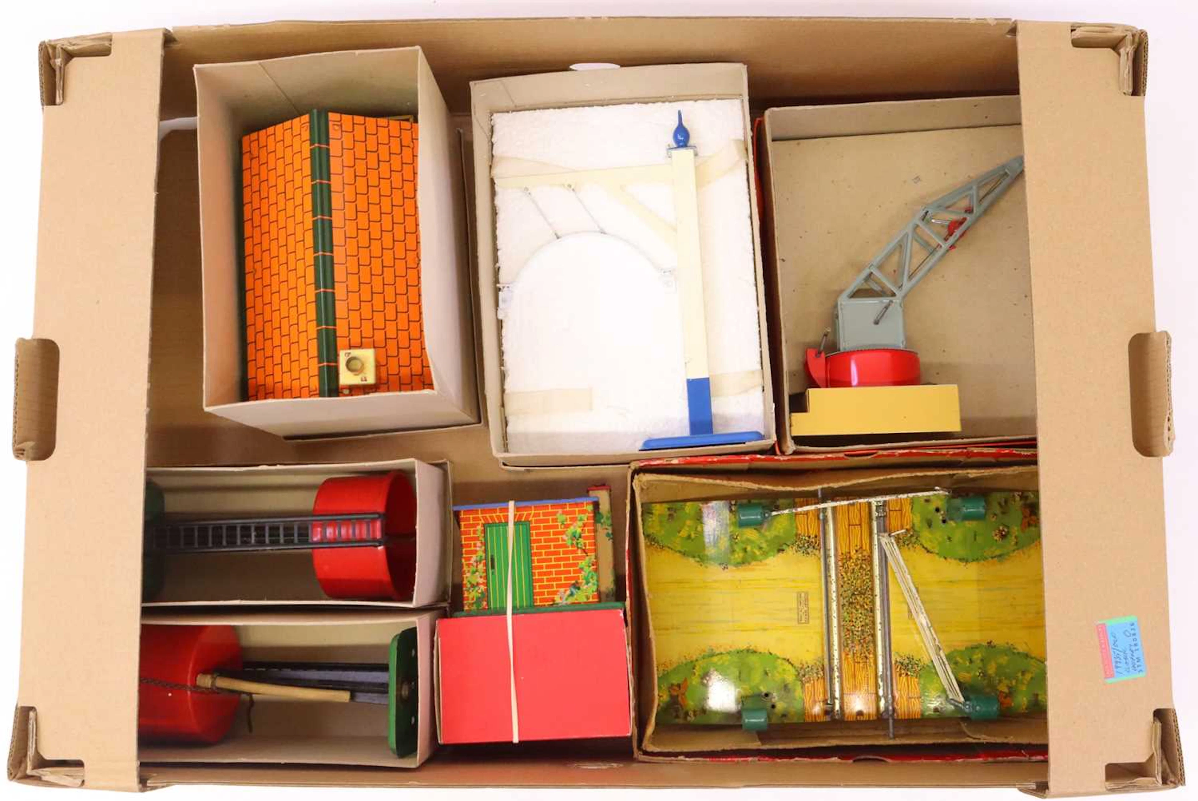 Lot 341 - Large tray containing Hornby 0-gauge