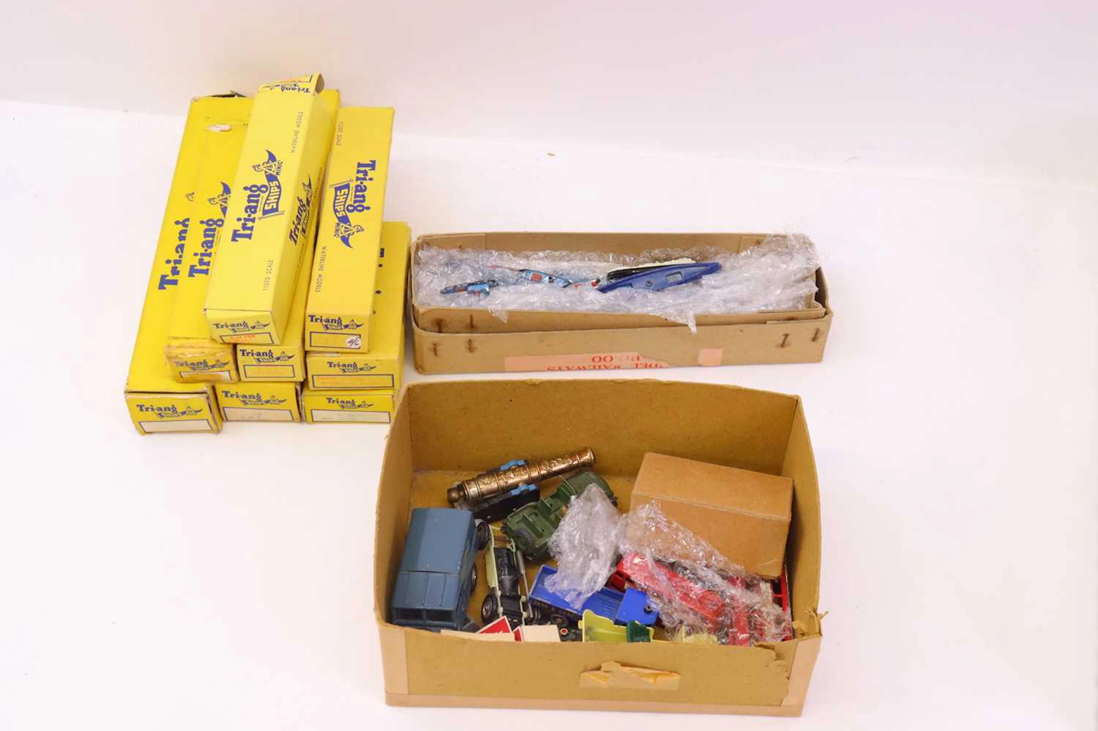 Lot 584 - box containing Triang Minic Ships and