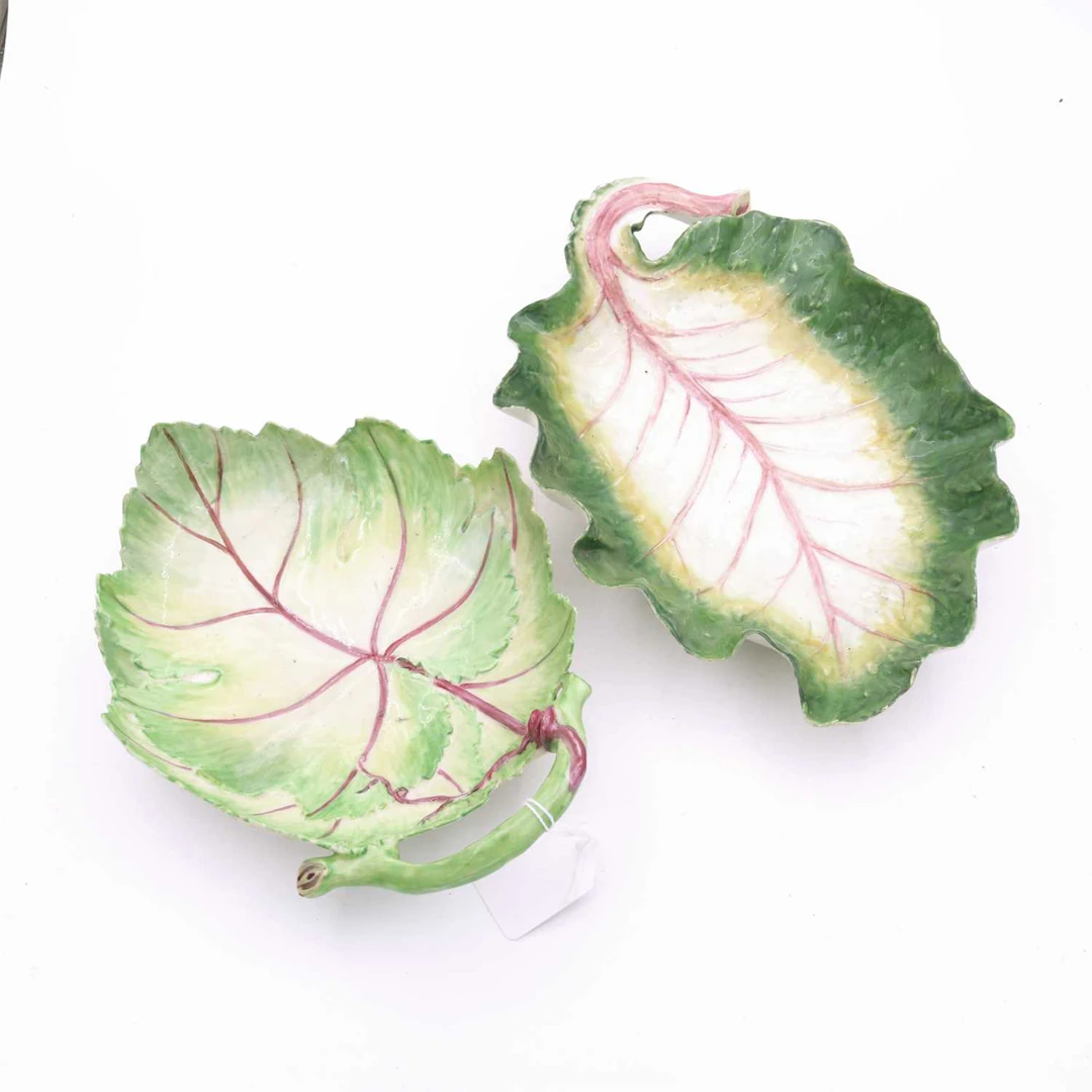 Lot 103 - A Chelsea porcelain Red Anchor period leaf