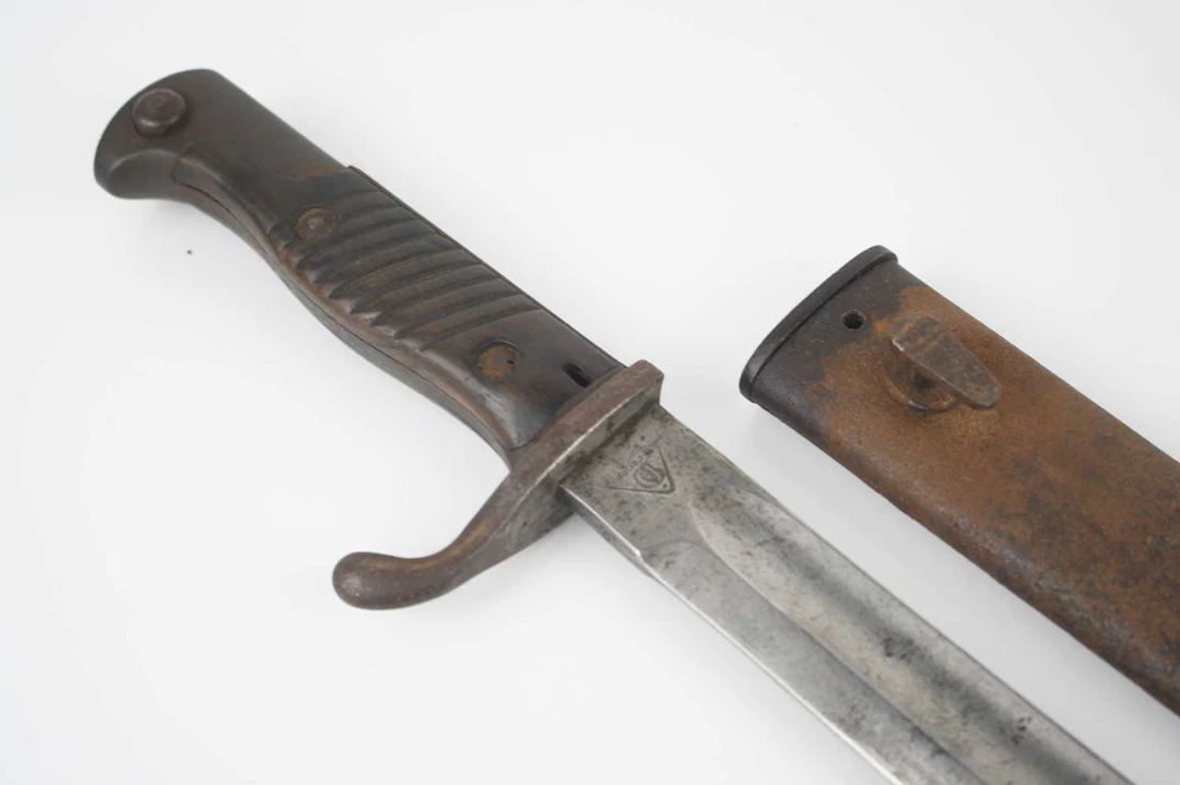Lot 1277 - A German 1898/05 pattern butcher bayonet