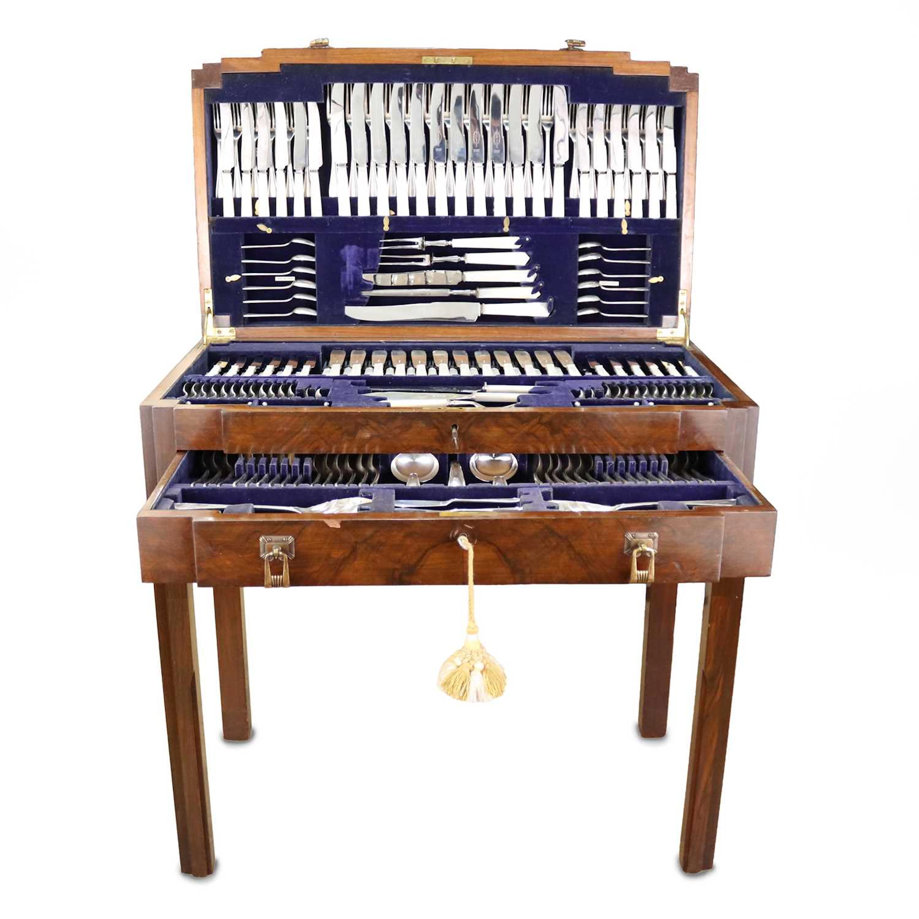 Lot 117 - A Viner's Ltd silver cutlery canteen table
