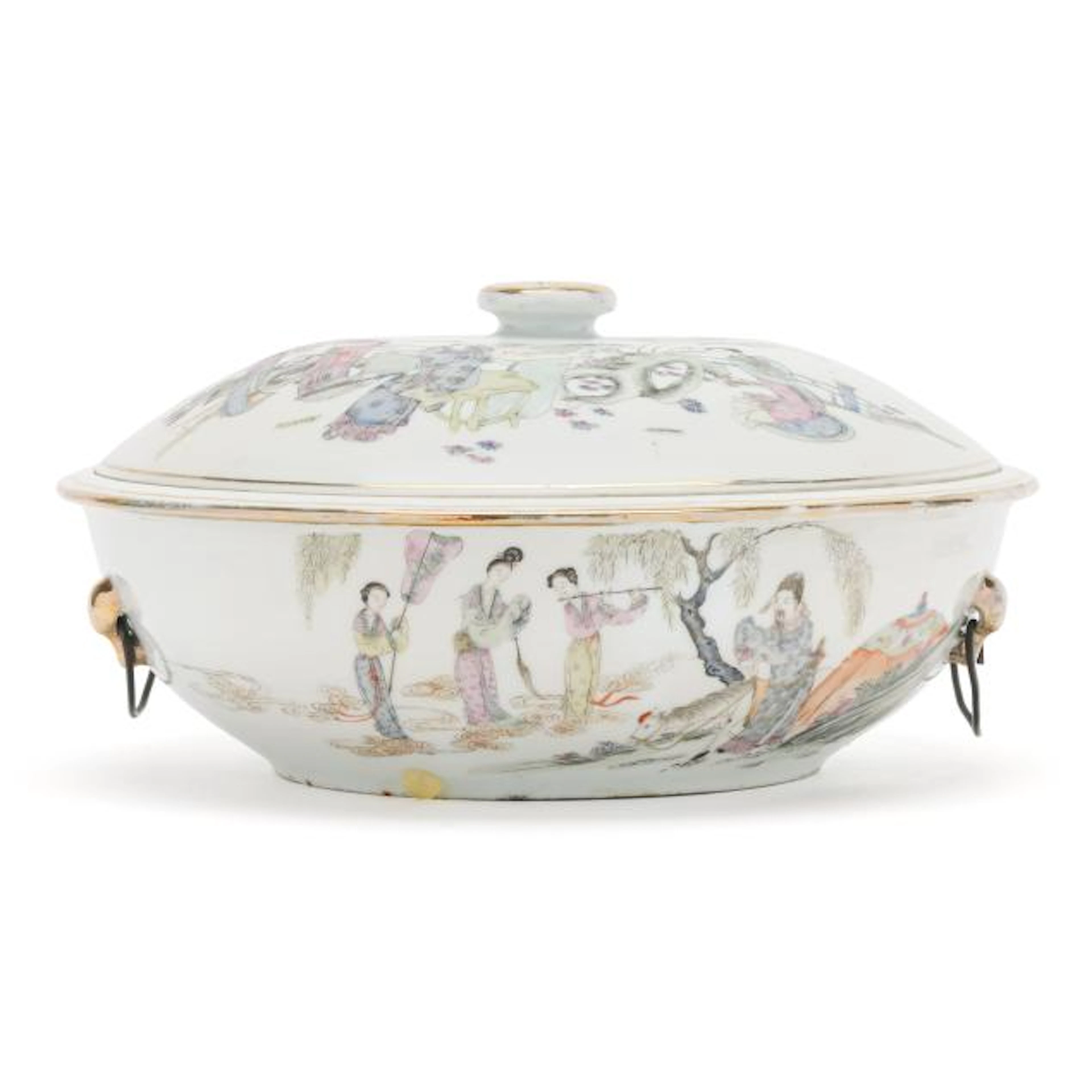 A Chinese Porcelain Serving Bowl with Cover