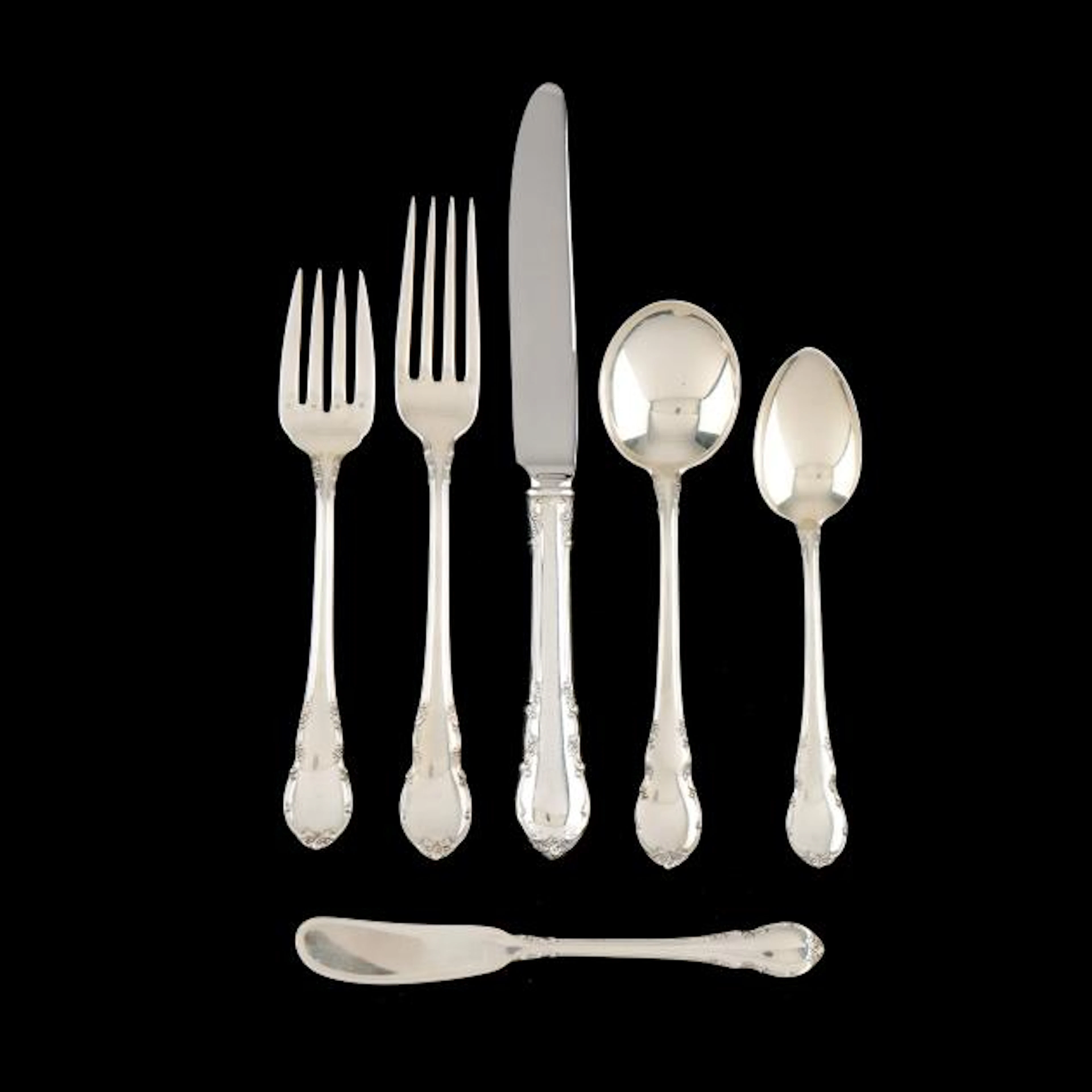 Lunt Modern Victorian Sterling Silver Flatware Service for Eight