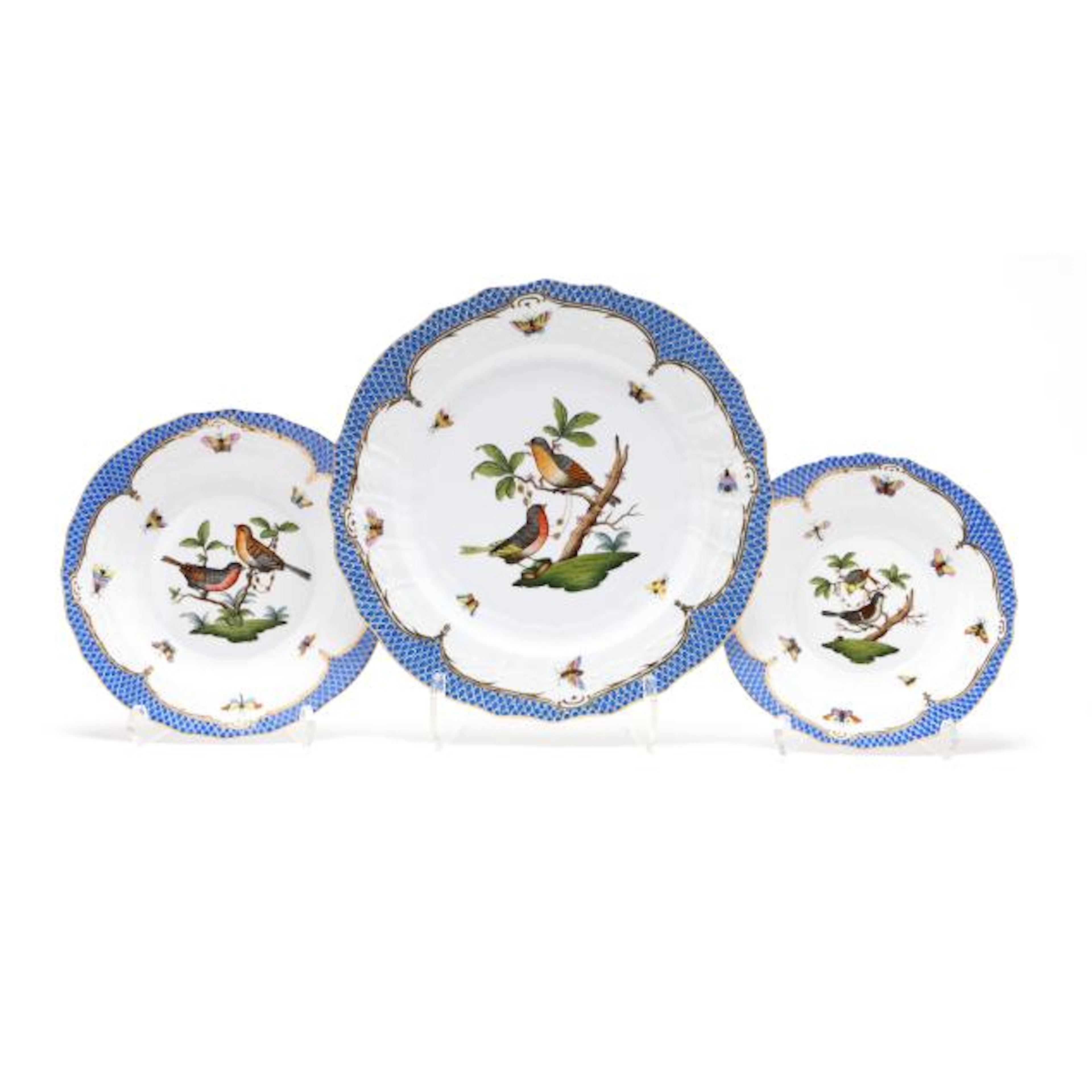 A Group of (16) Herend Rothschild Bird Blue Border Scalloped Rim Plates