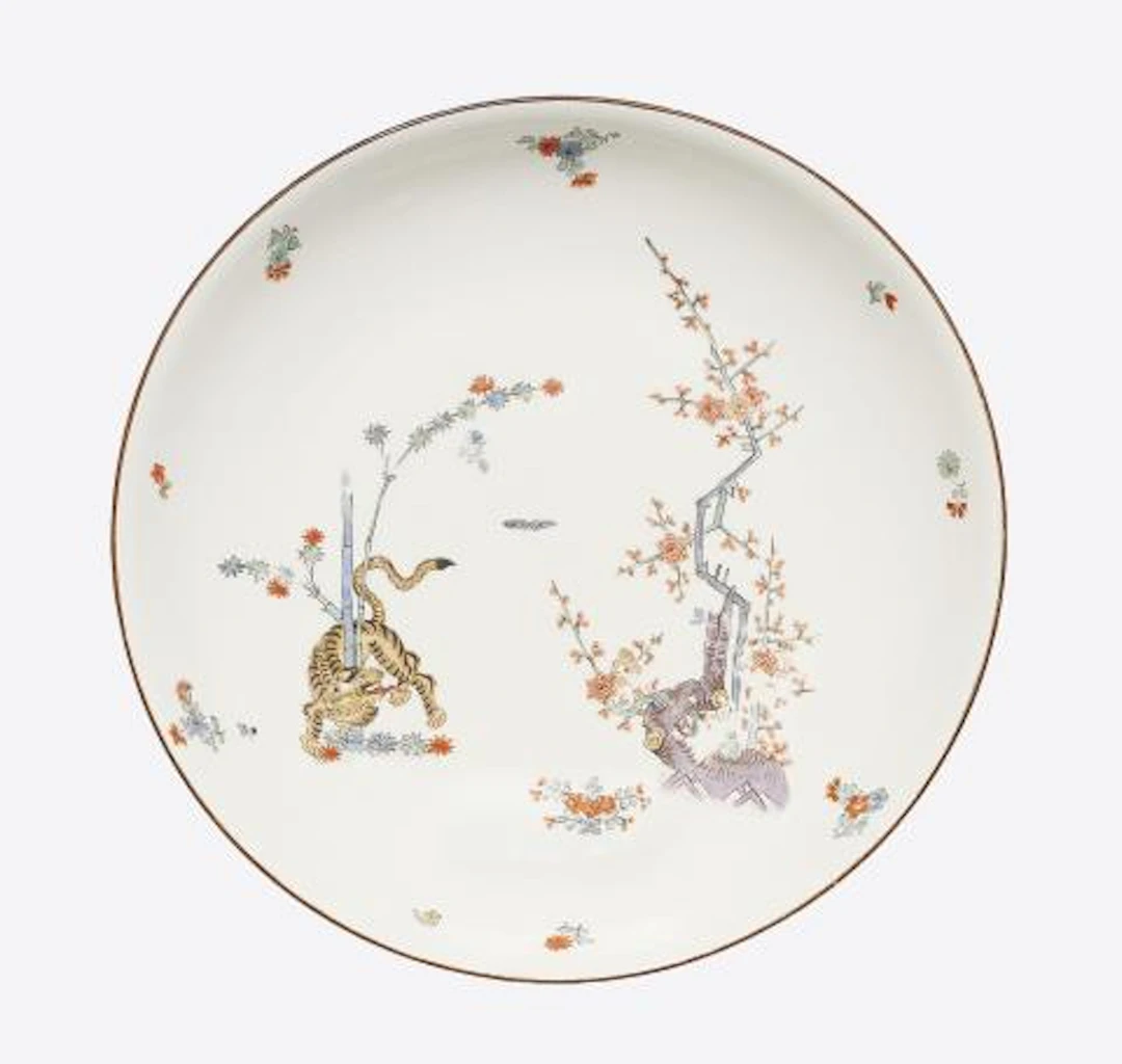 A Meissen porcelain dish from a service with "Yellow Lion" decor