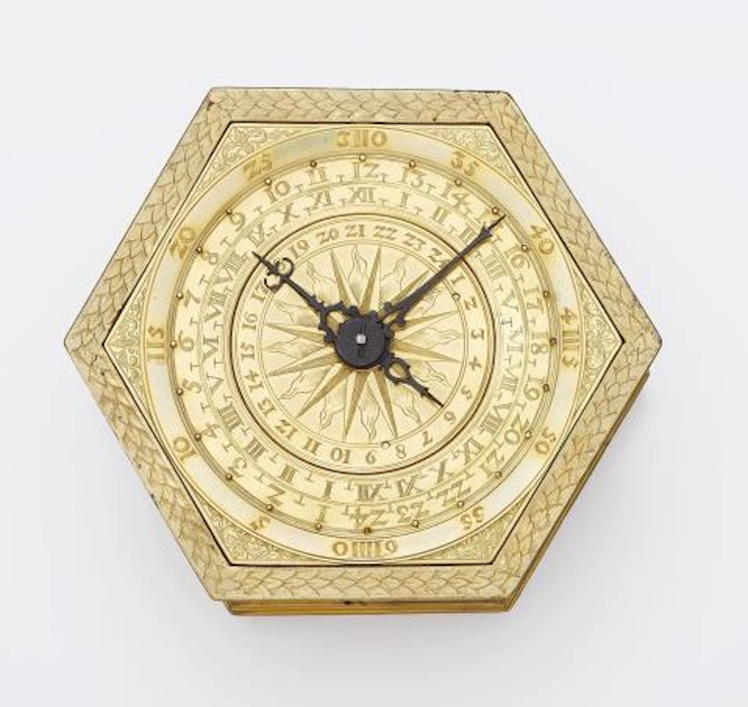 A hexagonal table clock by Marten Sprenger