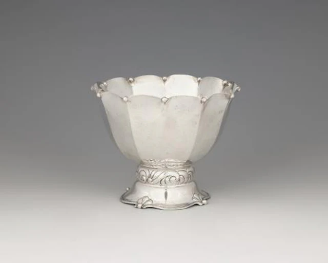 An Art Deo silver stembowl