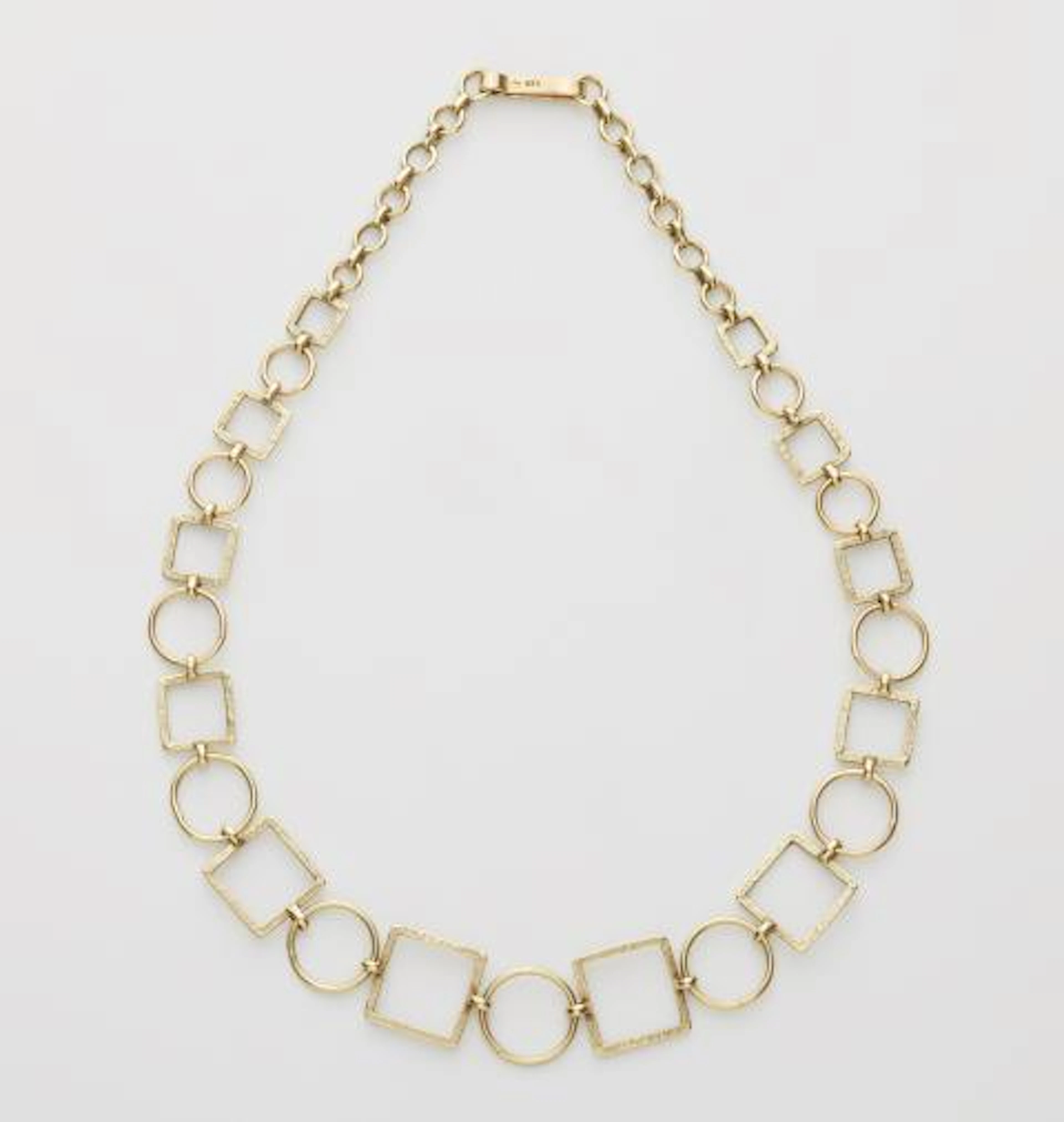 A German 14k yellow gold chain necklace.