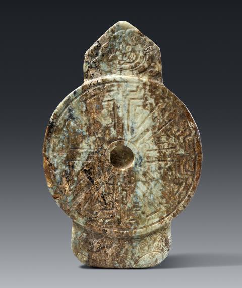 A rare ceremonial gui sceptre with a bi disc (guibi). Green-greyish