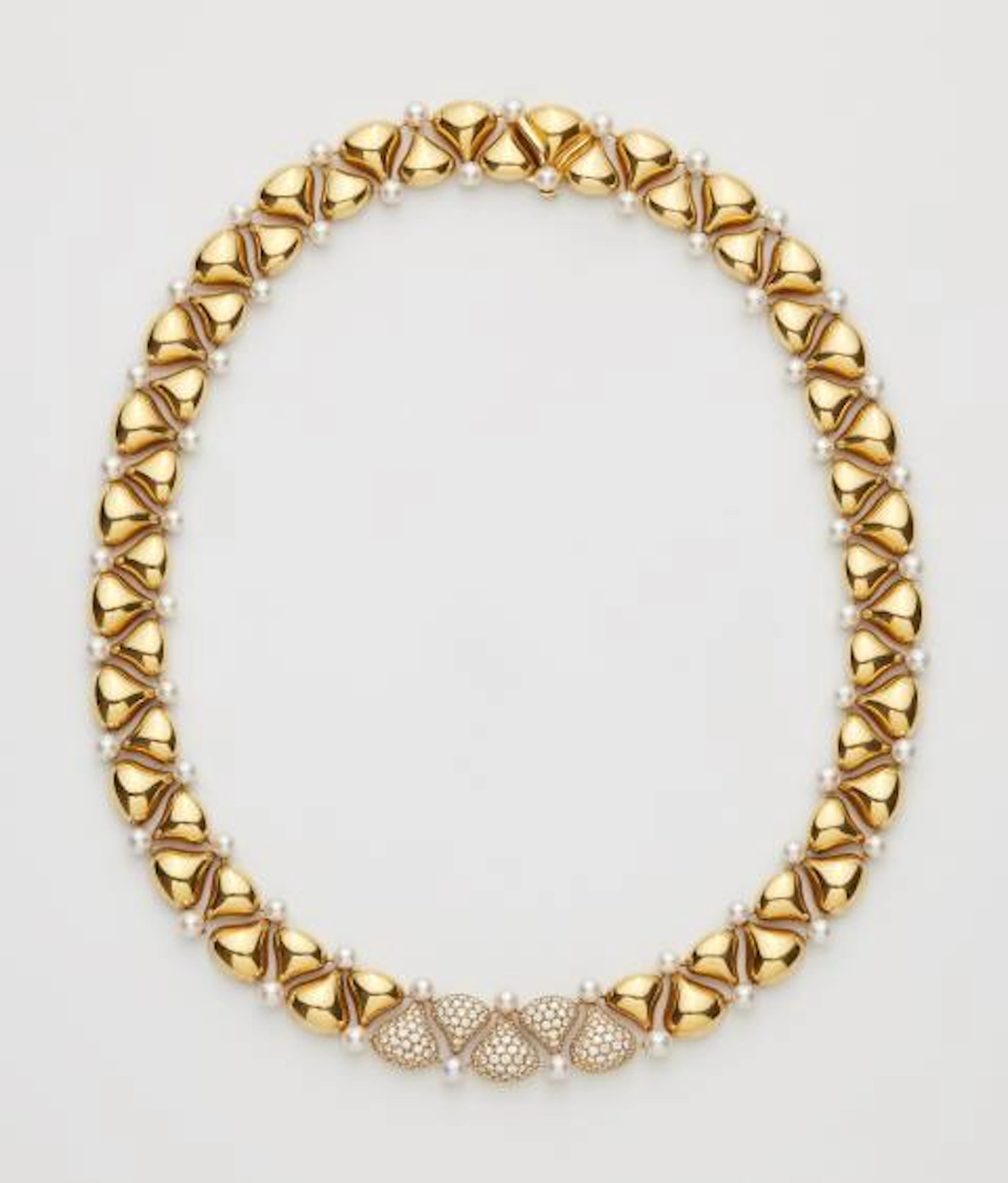 An 18k yellow gold diamond pavé and pearl Chopard "Pushkin" necklace.