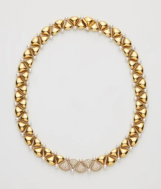 An 18k yellow gold diamond pavé and pearl Chopard "Pushkin" necklace.