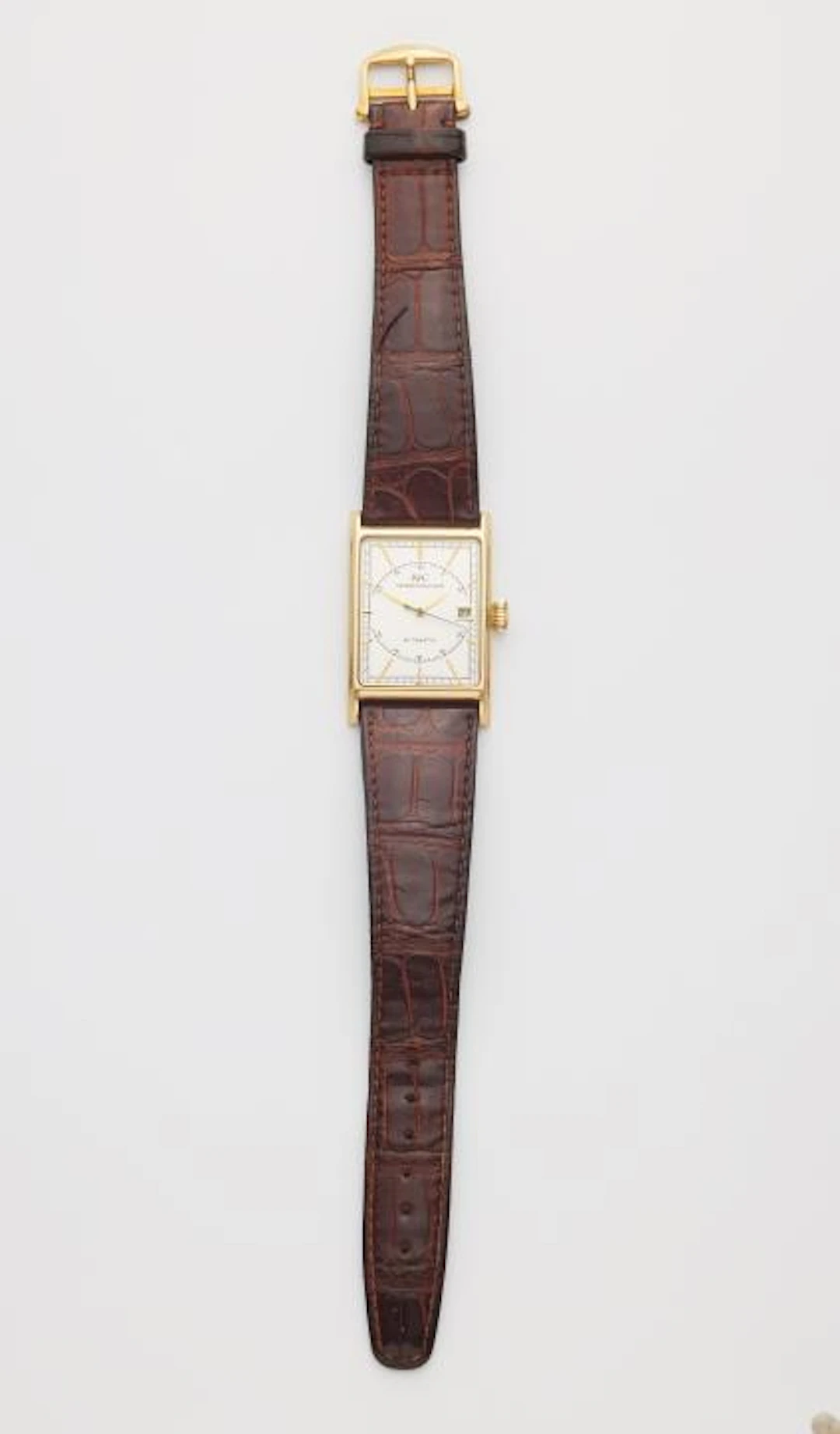 An 18k gold IWC 3226 Novecento gentlemen's wristwatch.