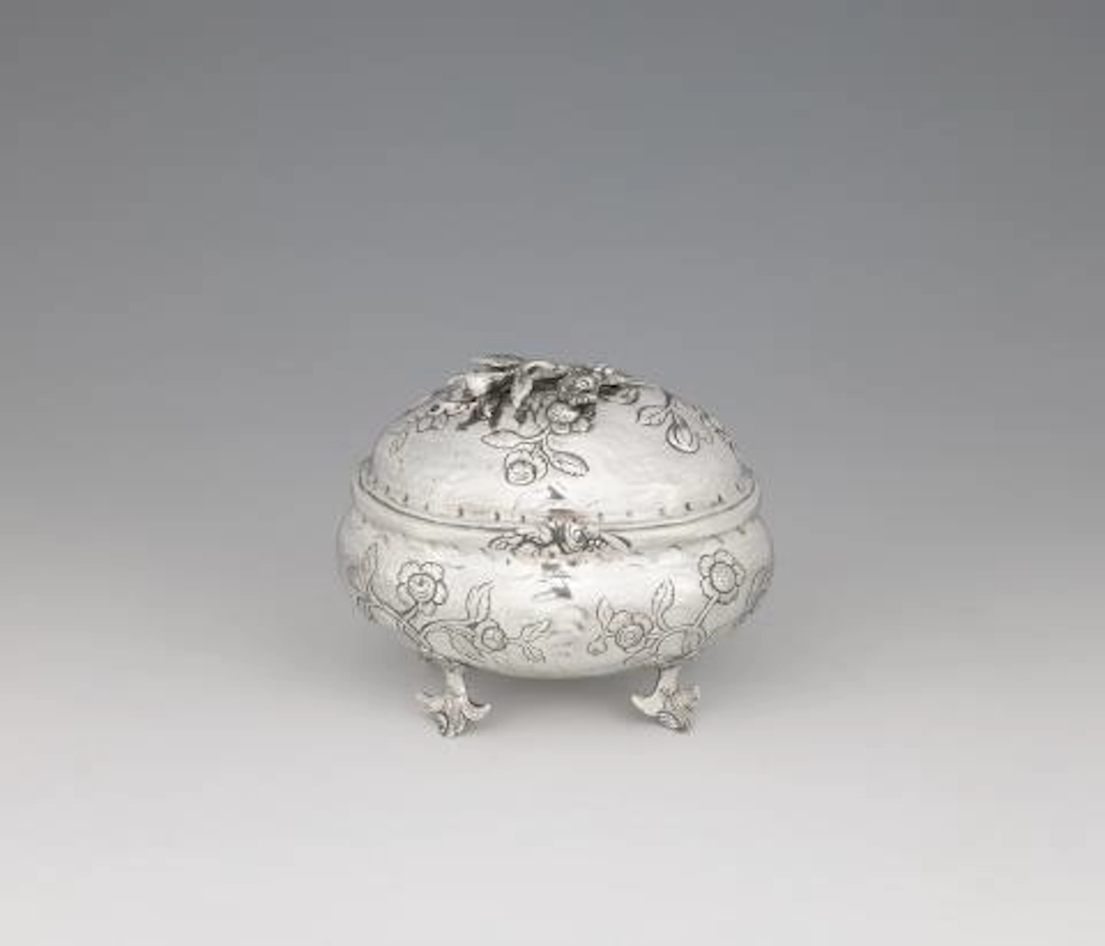 A Breslau silver sugar box