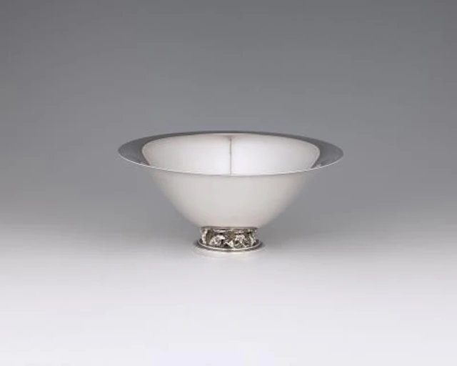 A modern Copenhagen silver stembowl