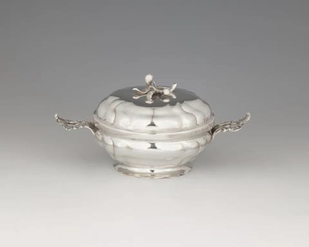 An Augsburg Rococo silver ecuelle