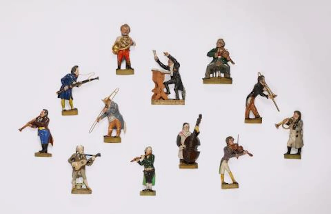 Twelve figures from the large Zizenhausen Orchestra